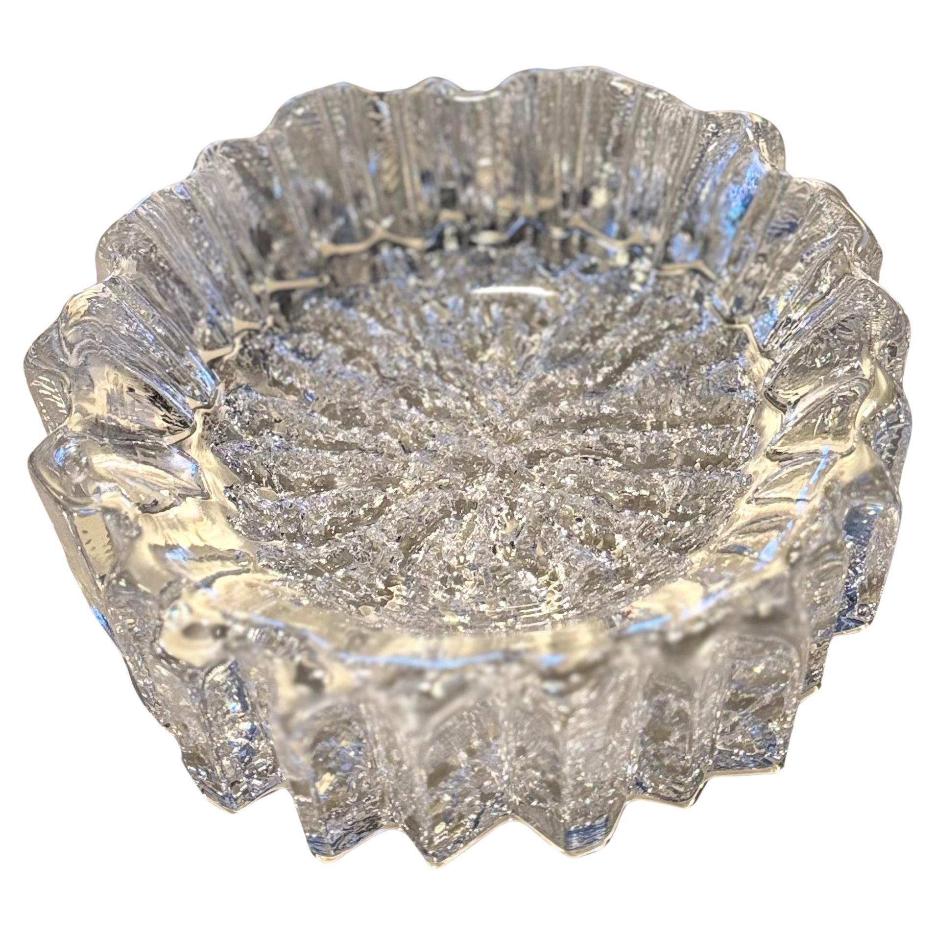 Authentic Scandinavian Art Glass: Willy Johansson Hadeland Norway Nautilus Crystal Glass Bowl

Immerse yourself in the timeless elegance of Scandinavian art glass with this extraordinary Nautilus Crystal Glass Bowl, crafted by the renowned Hadeland
