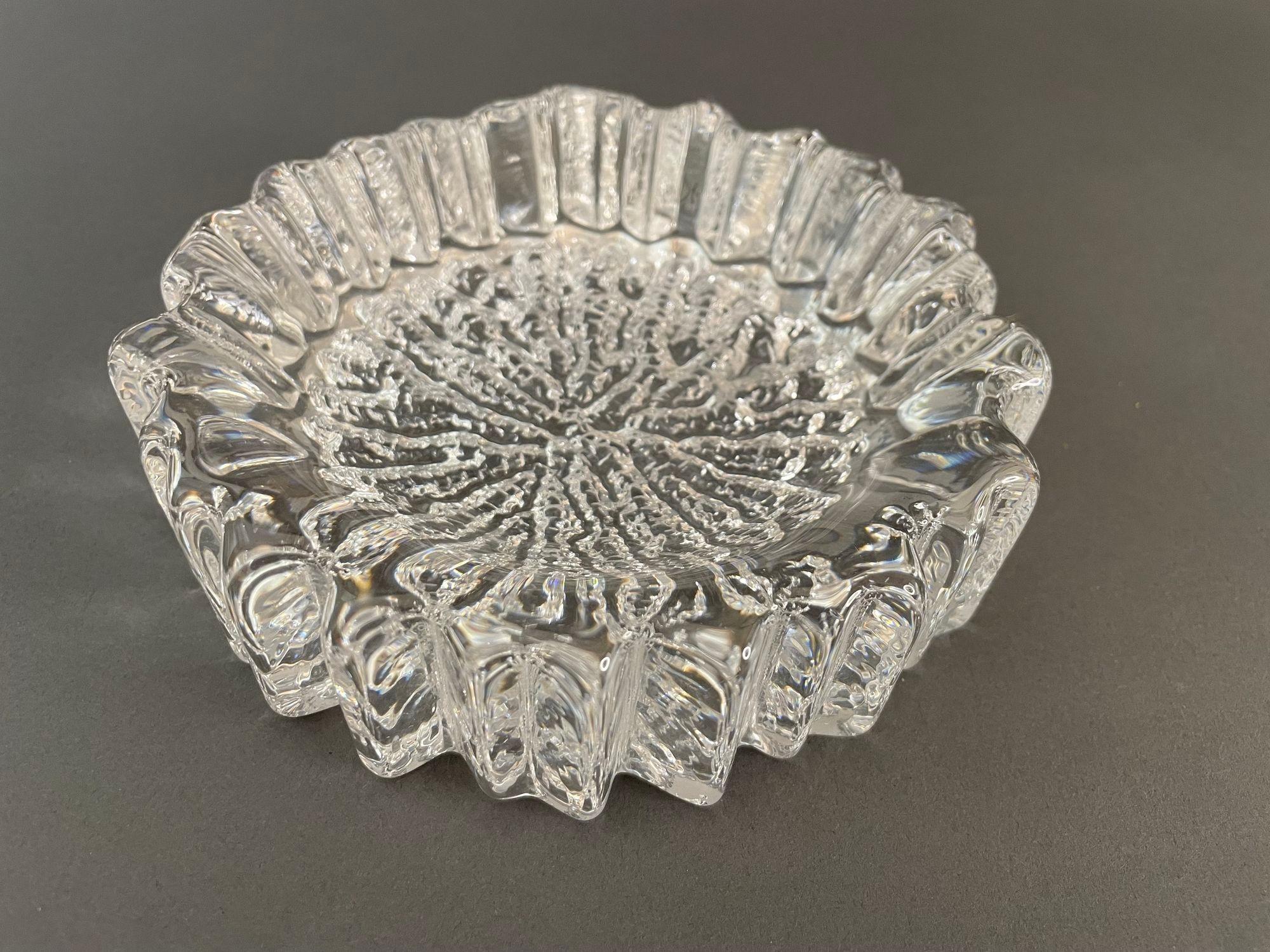 Hadeland Norway NAUTILUS Art Glass Crystal Ashtray By Willy Johansson.
HADELAND GLASSWORKS - NAUTILUS series - Design by Willy Johansson Circa 1960s.
Gorgeous Scandinavian Art Glass Hadeland Norway Crystal Nautilus Bowl Iceberg Trinket Dish,