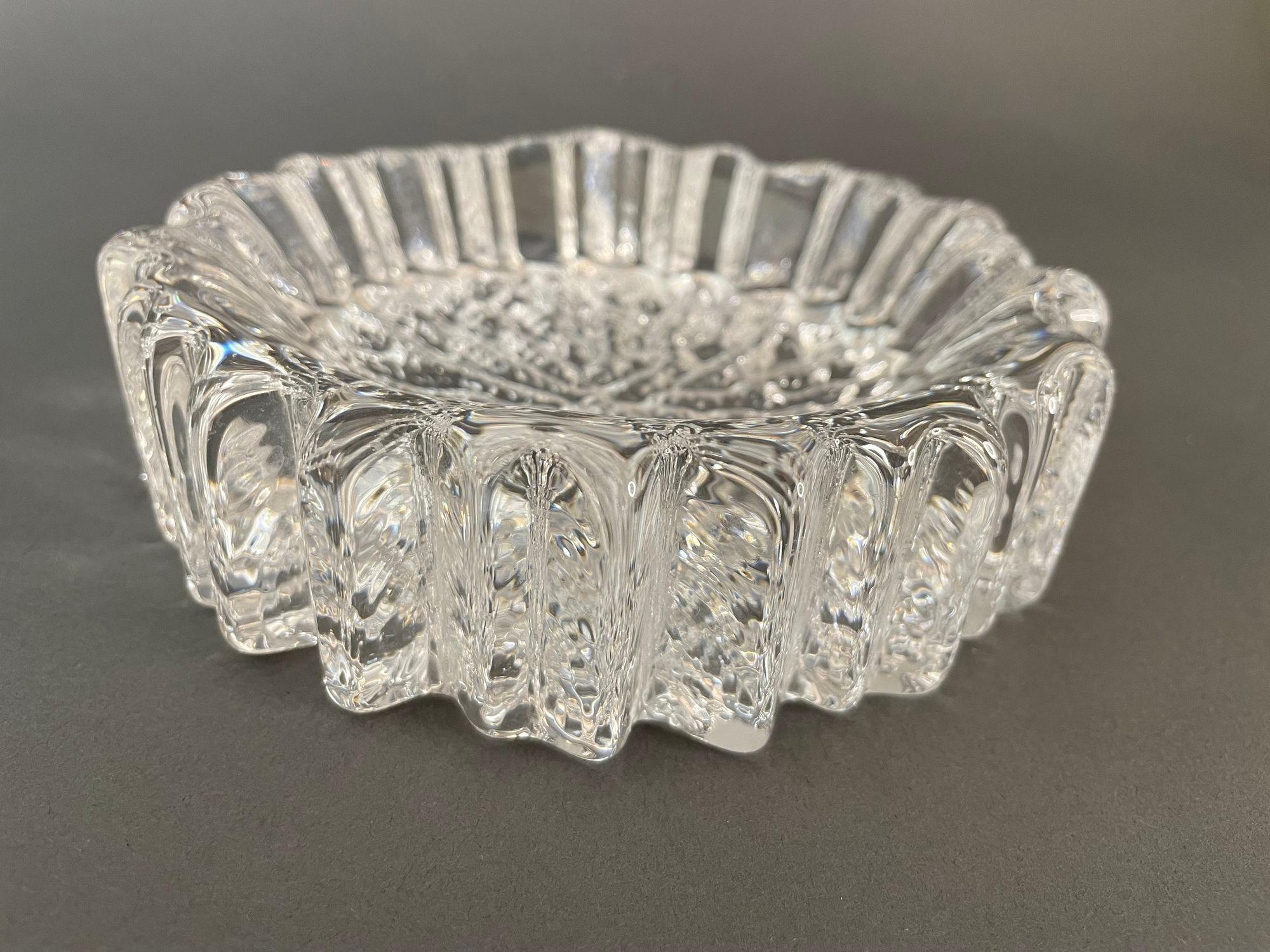 Willy Johansson Arte escandinavo Vidrio Hadeland Noruega NAUTILUS Cenicero de cristal Escandinavo moderno en venta