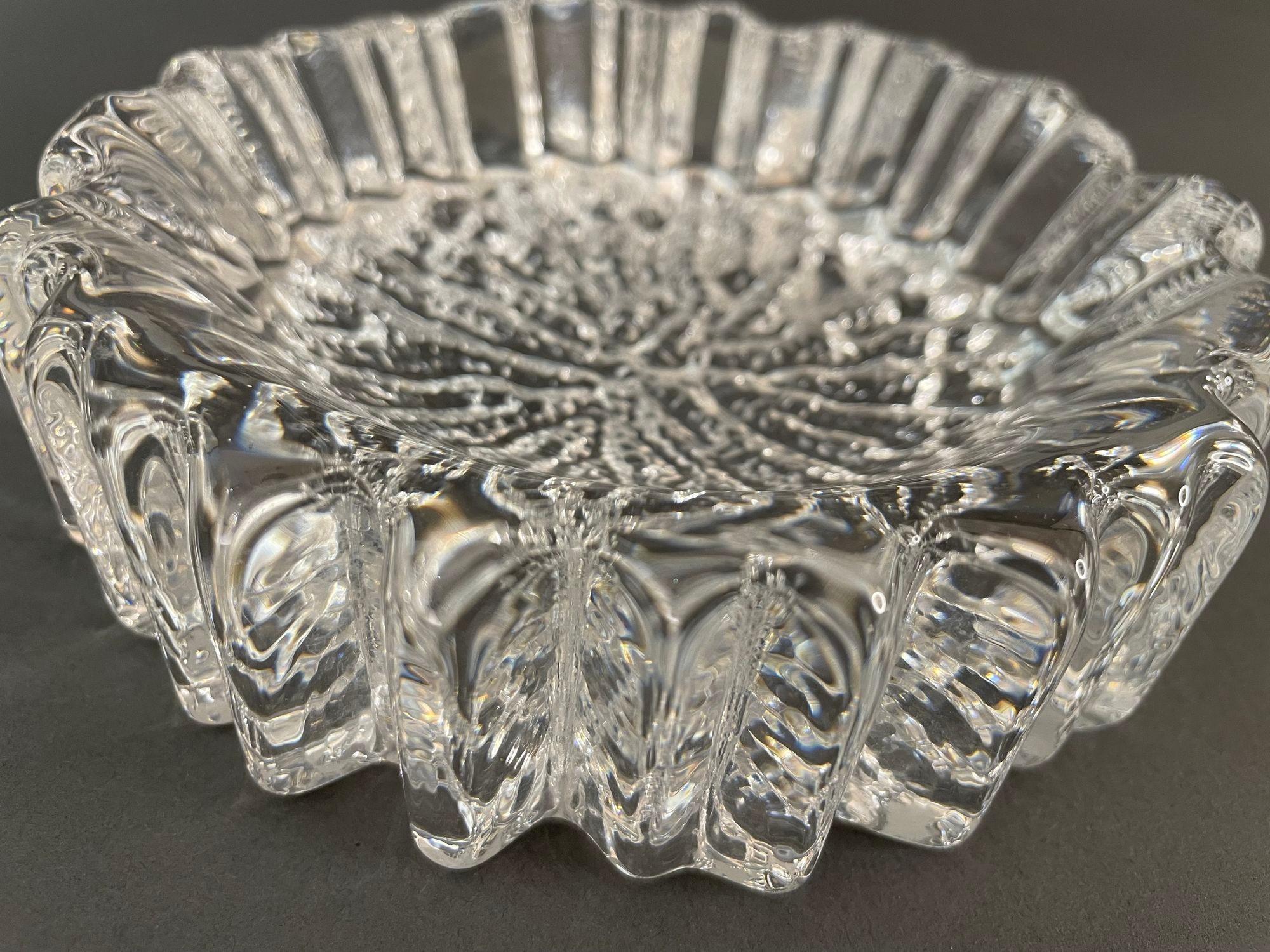 Willy Johansson Scandinavian Art Glass Hadeland Norway NAUTILUS Crystal Ashtray For Sale 1