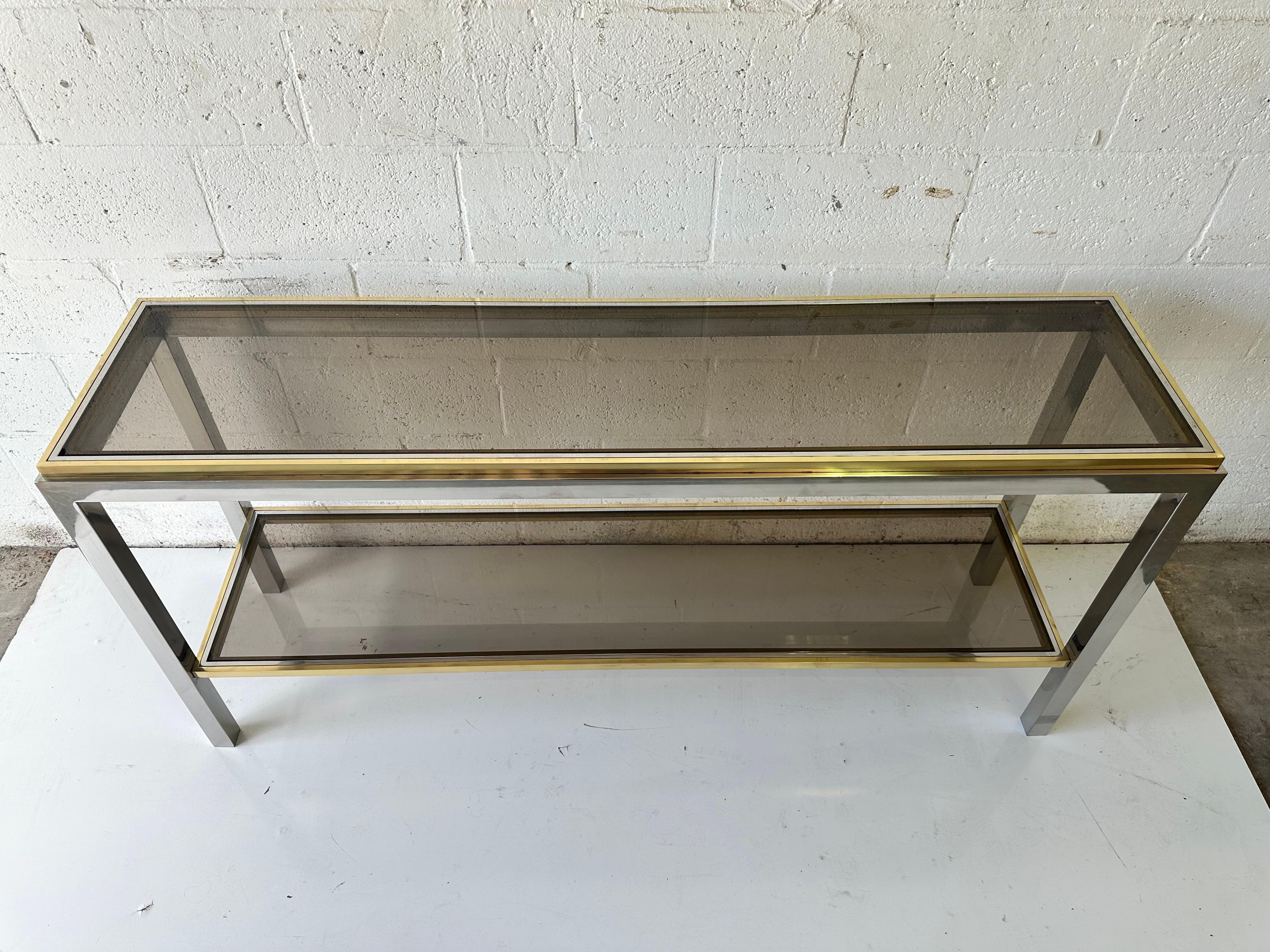 Mesa consola Willy Rizzo de 2 niveles de cromo y latón. Firmado. Moderno de mediados de siglo en venta