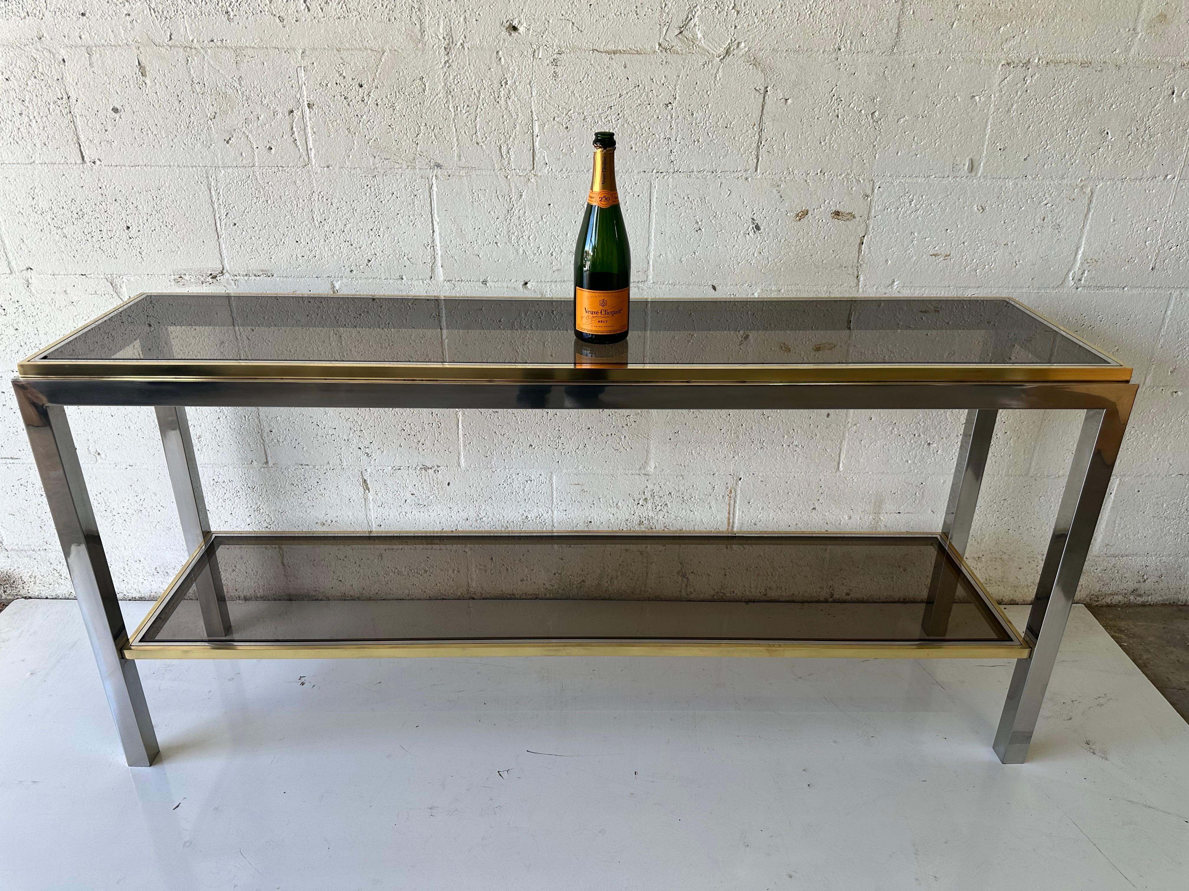 Mesa consola Willy Rizzo de 2 niveles de cromo y latón. Firmado. Francés en venta