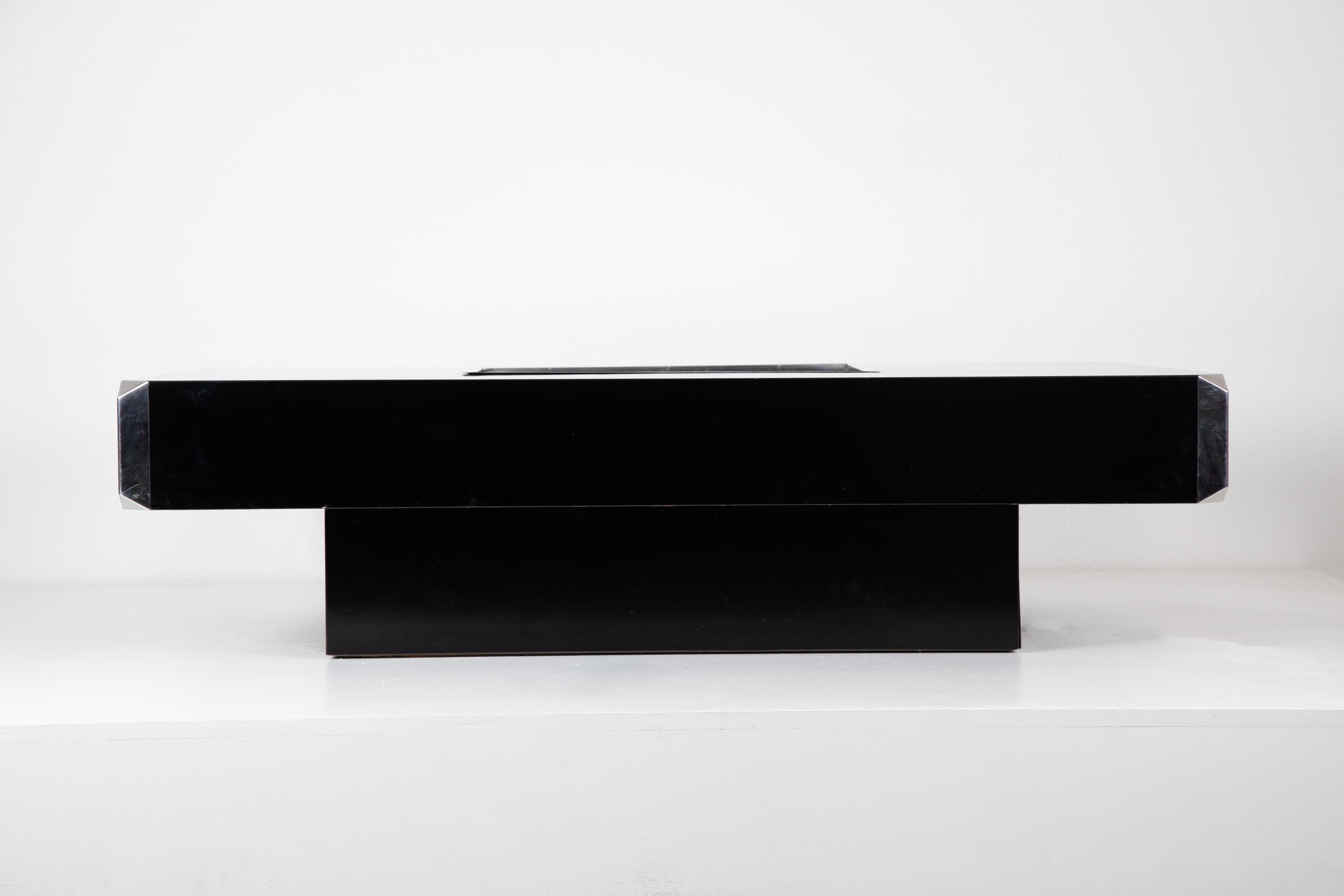 Italian Willy Rizzo Alveo Black Coffee Table For Sale
