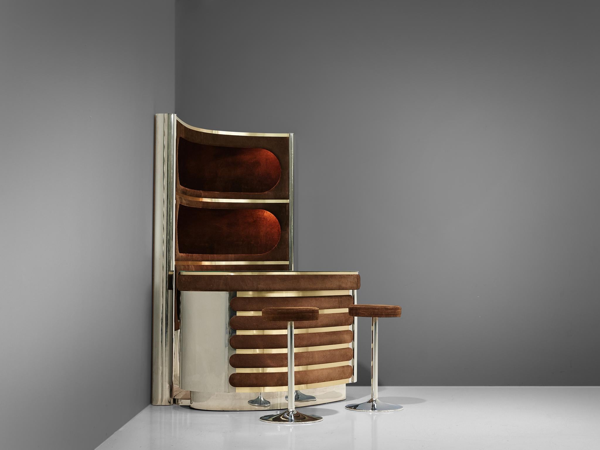 Willy Rizzo, cocktail bar, chromed metal, suede, glass and brass, Italy, 1970s

Hollywood Regency cocktail bar, designed by Willy Rizzo in the 1970s. His bar cabinet designs are among his most prolific pieces of furniture. The set includes a