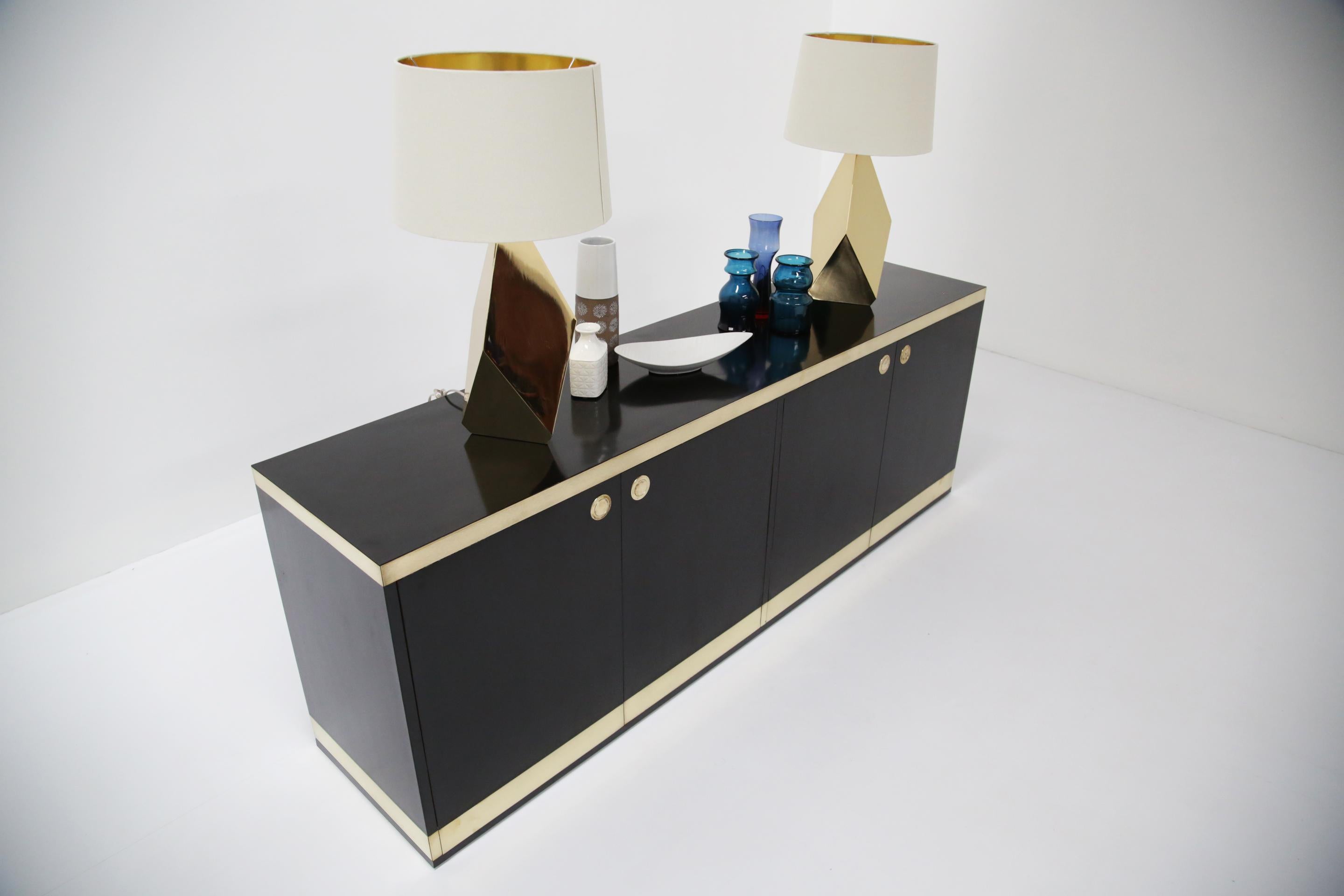 Credenza MCM vintage di metà secolo in ottone e nero di Willy Rizzo, Italia anni '70 in vendita 7