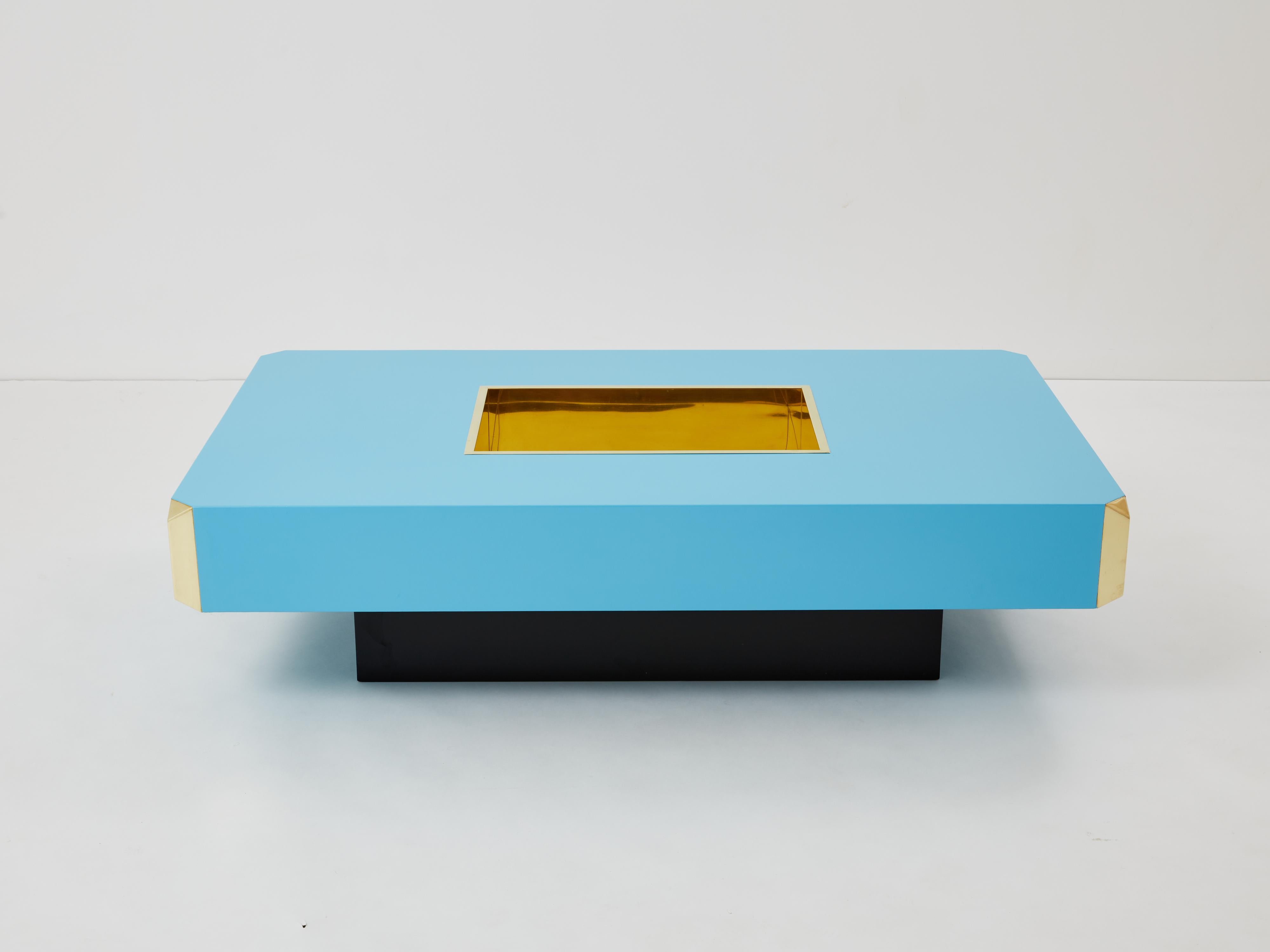 Willy Rizzo blue lacquer and brass bar coffee table Alveo 1970s In Good Condition For Sale In Paris, IDF