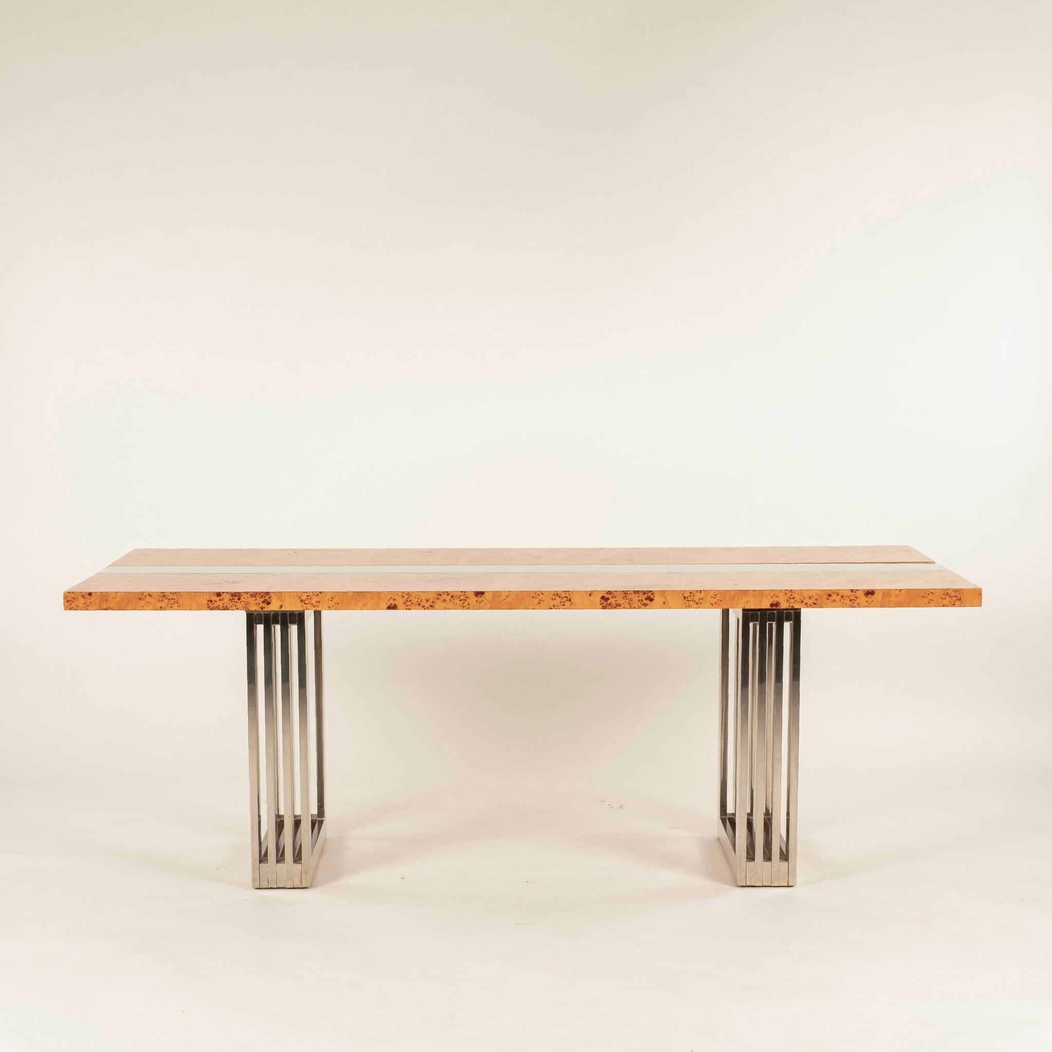 Willy Rizzo Esstisch aus den 1970er Jahren mit Wurzelholzfurnier, Chrombeinen und Glas.