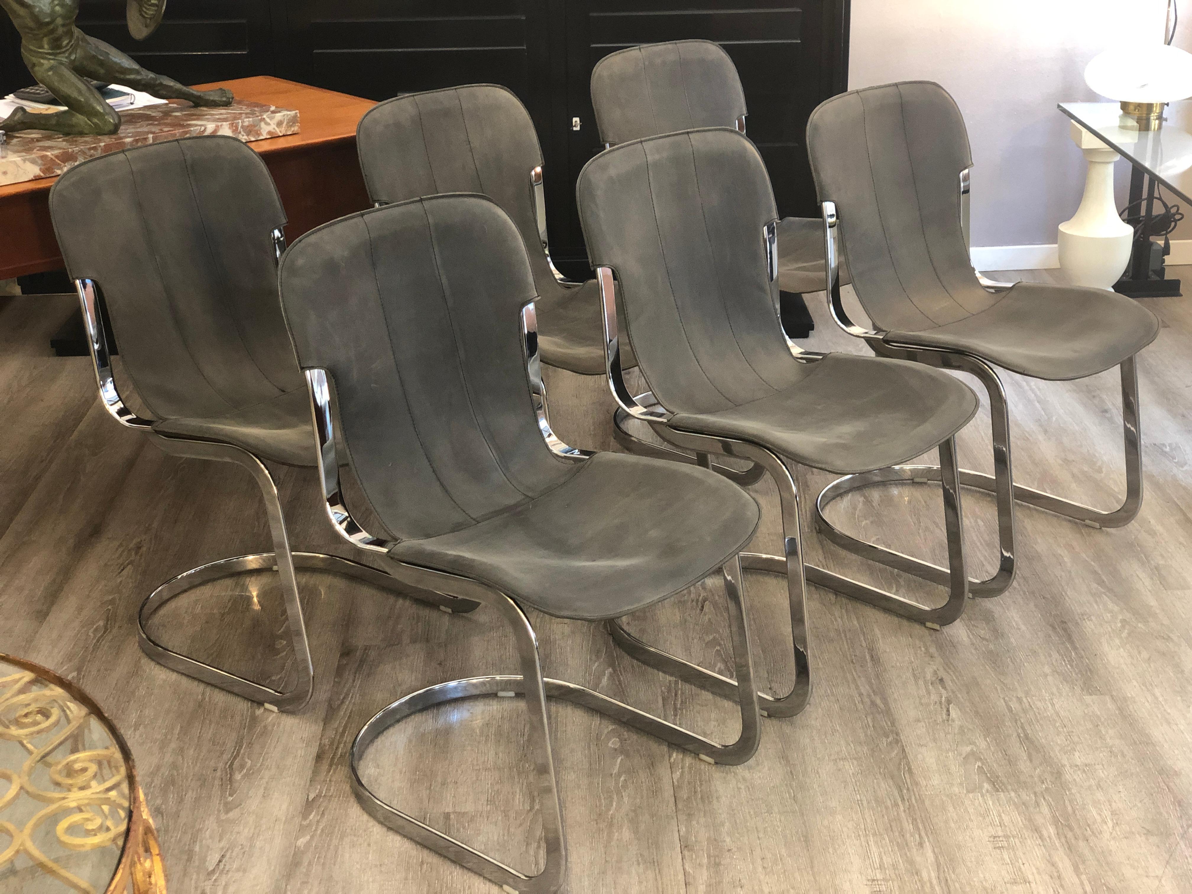 Sedie Willy Rizzo C2 produzione anni '70 con struttura in acciaio cromato e sedute in pelle vintage grigia. Set di 4 sedie. 

La seduta è stata rivestita con pelle vintage. Le sedie sono in ottime condizioni, l'acciaio presenta solo leggeri segni di