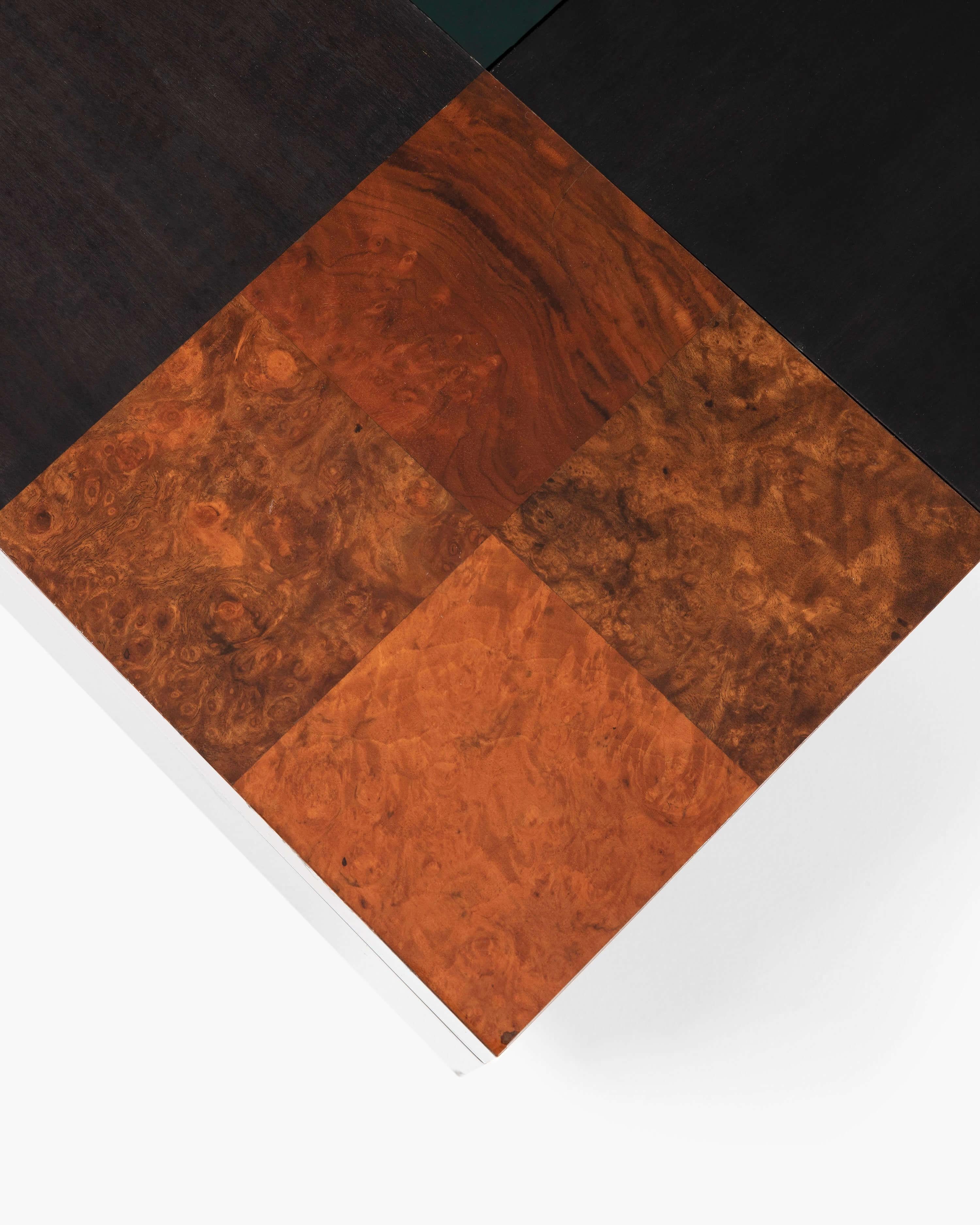 Willy Rizzo Coffee Bar Table in Checkered Burl Wood & Black Stained Veneer, 1970 In Good Condition For Sale In Cheyenne, WY