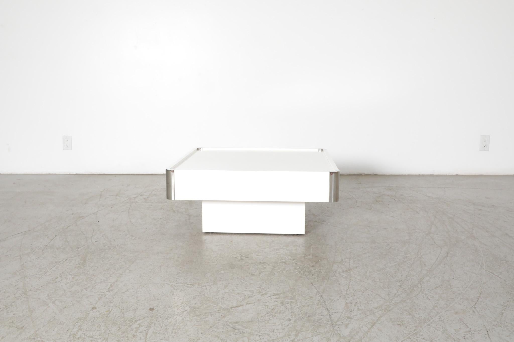 Willy Rizzo Coffee Table for Mario Sabot, Italy 1970's In Good Condition For Sale In Los Angeles, CA