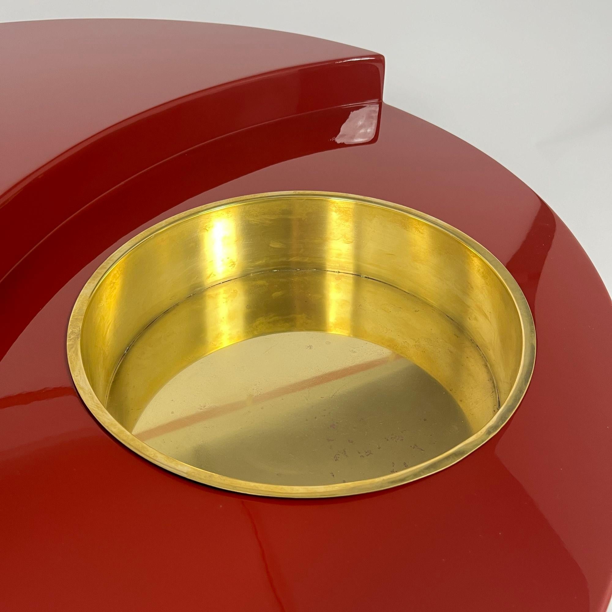 Willy Rizzo Coffee Table 'TRG', Red Lacquer and Brass, Italy, 1969 9