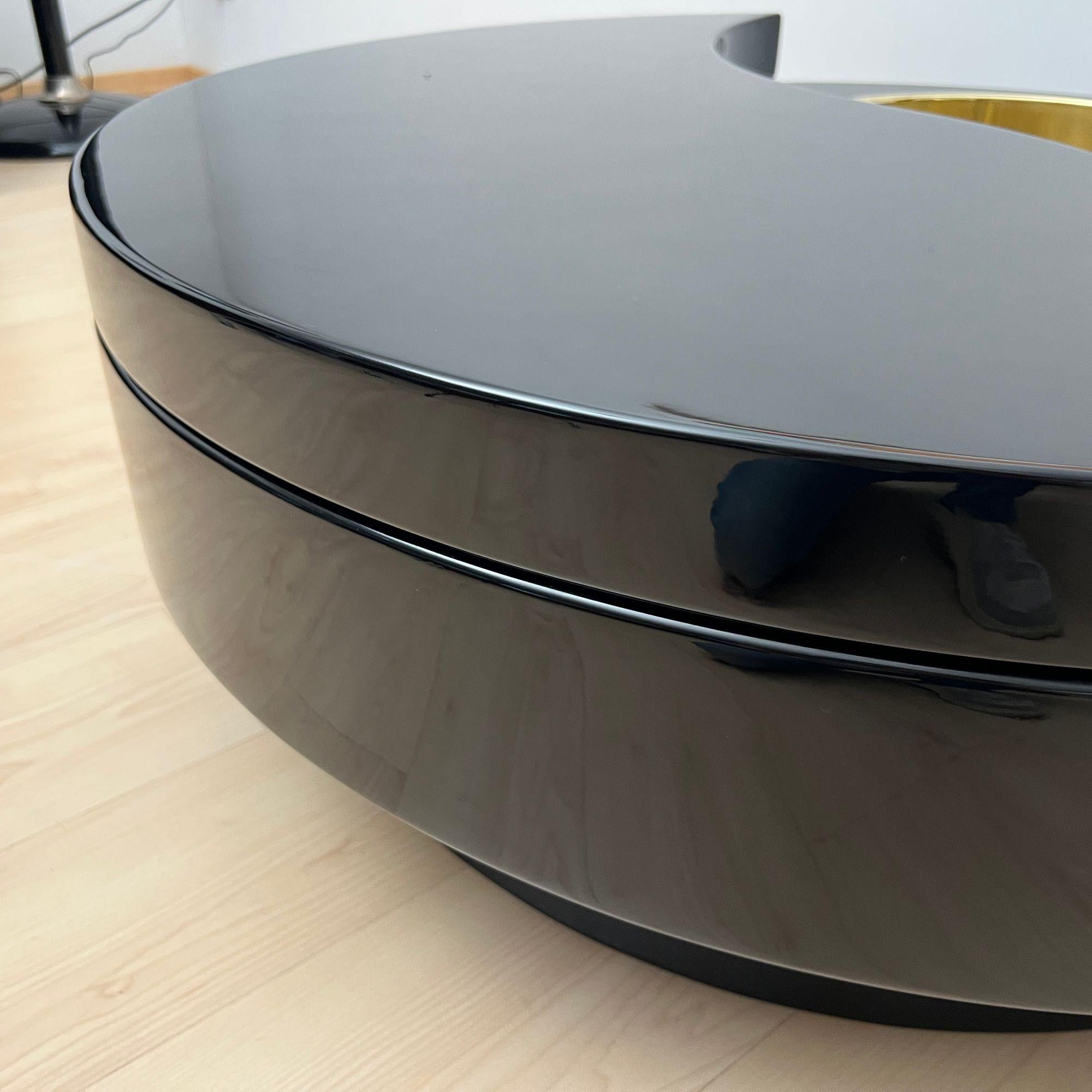 Willy Rizzo Coffee Table ‚Yin Yang‘, Black Lacquer and Brass, Italy circa 1970 For Sale 6