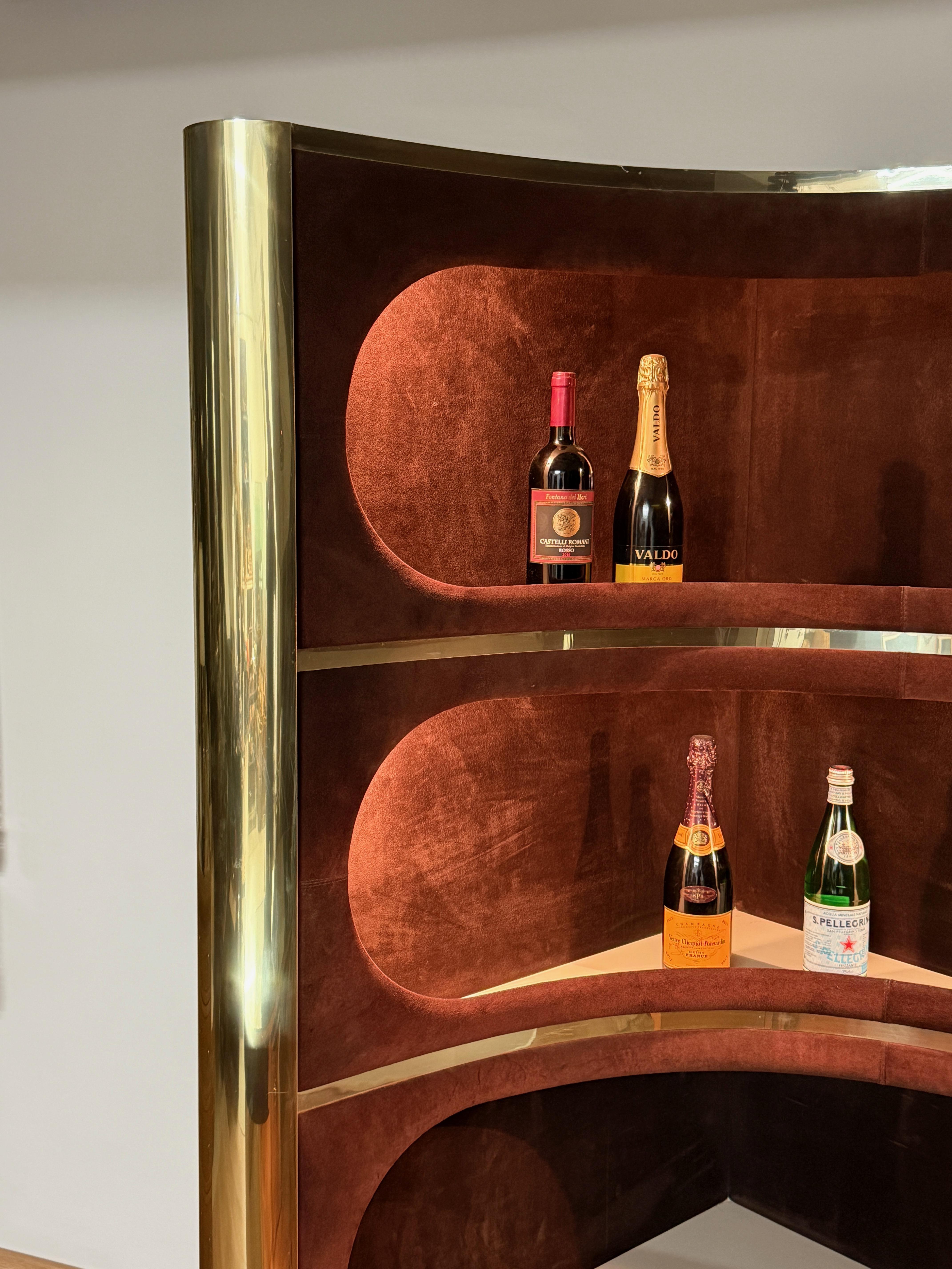 Willy Rizzo Dry Bar in ottone dorato e pelle scamosciata con mobile illuminato, Italia, anni '70 12