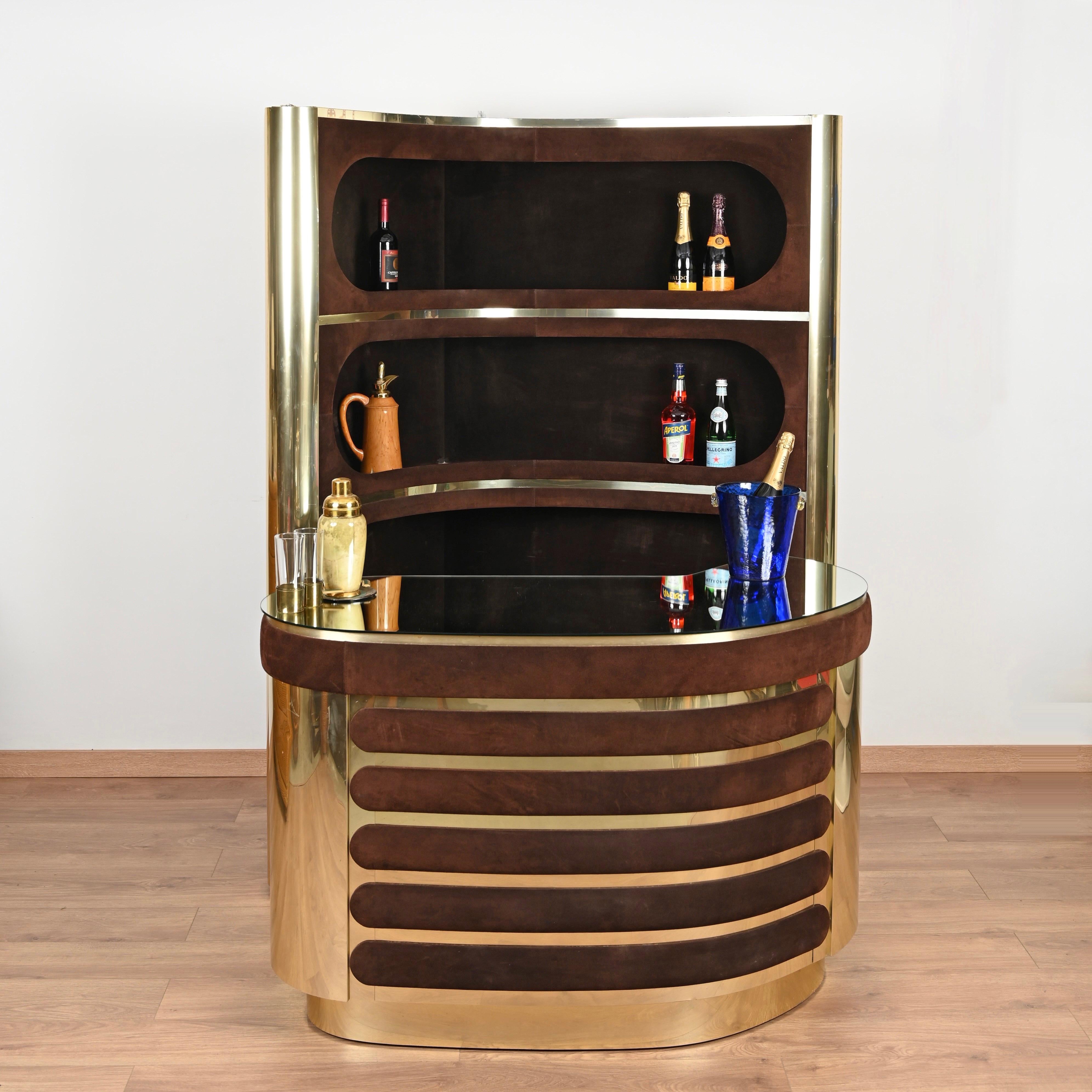 Willy Rizzo Dry Bar in ottone dorato e pelle scamosciata con mobile illuminato, Italia, anni '70 1