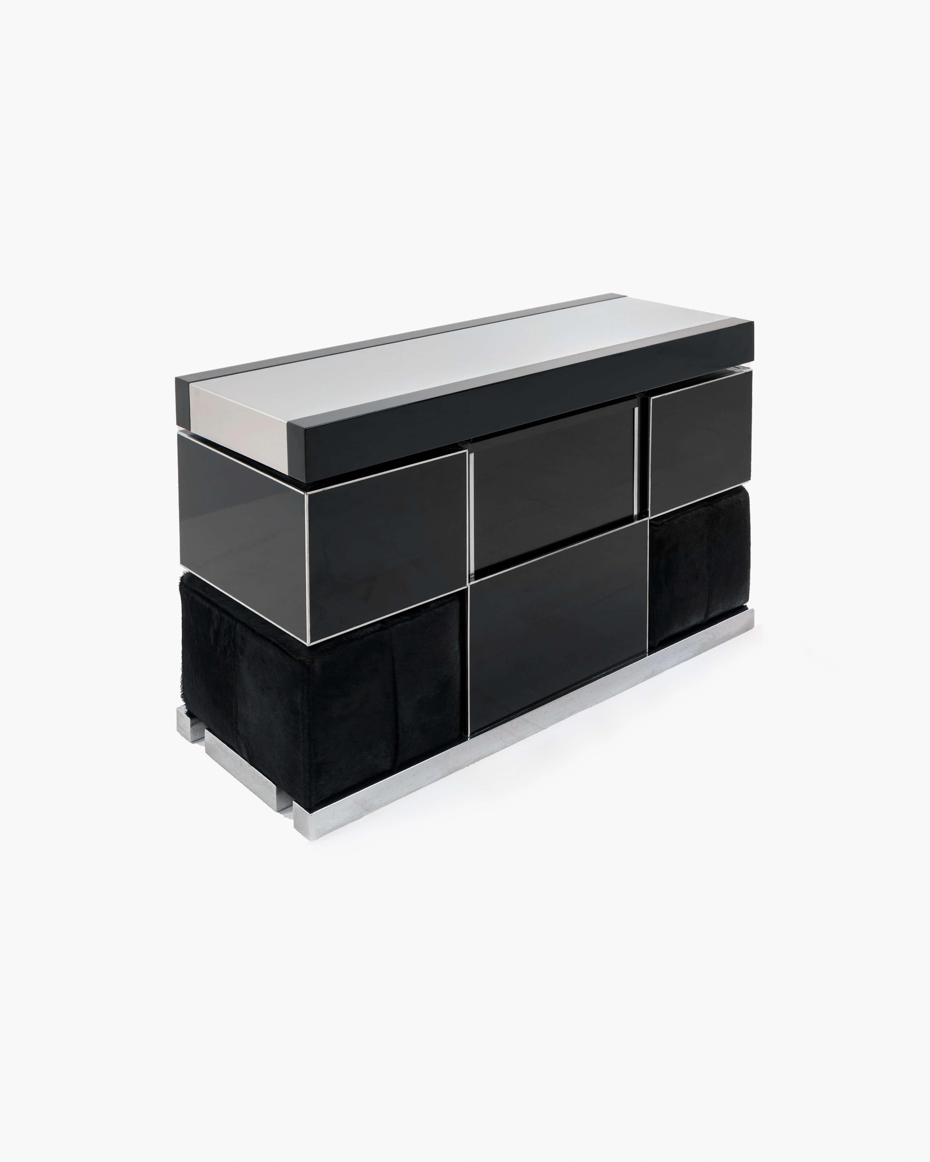 Willy Rizzo Drybar Set in Black Lacquer with Chrome and Cowhide Upholstery, 1970 In Excellent Condition For Sale In Cheyenne, WY