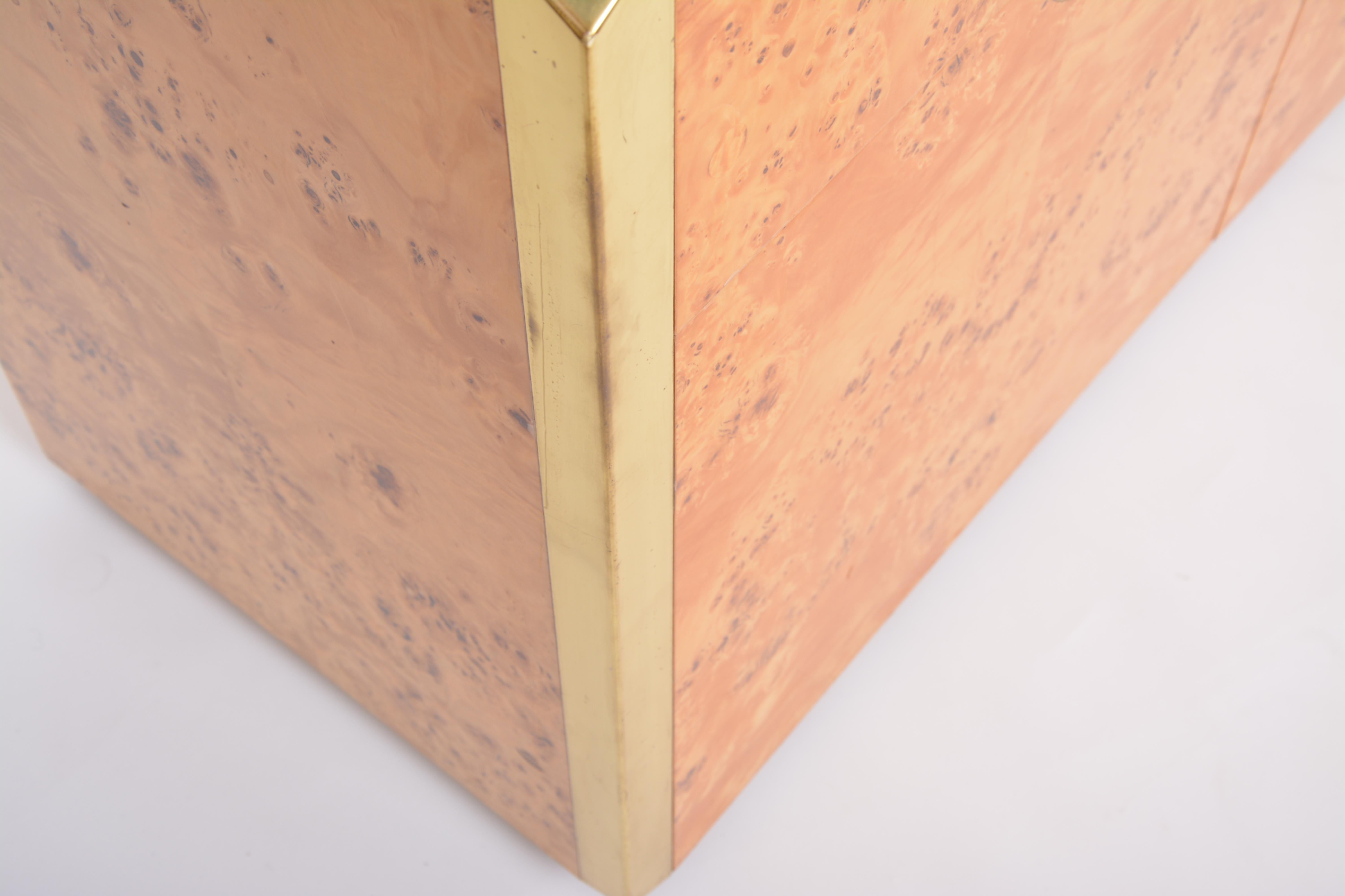 Armario de madera de abedul y latón Willy Rizzo Modelo Alveo para Mario Sabot en venta 10