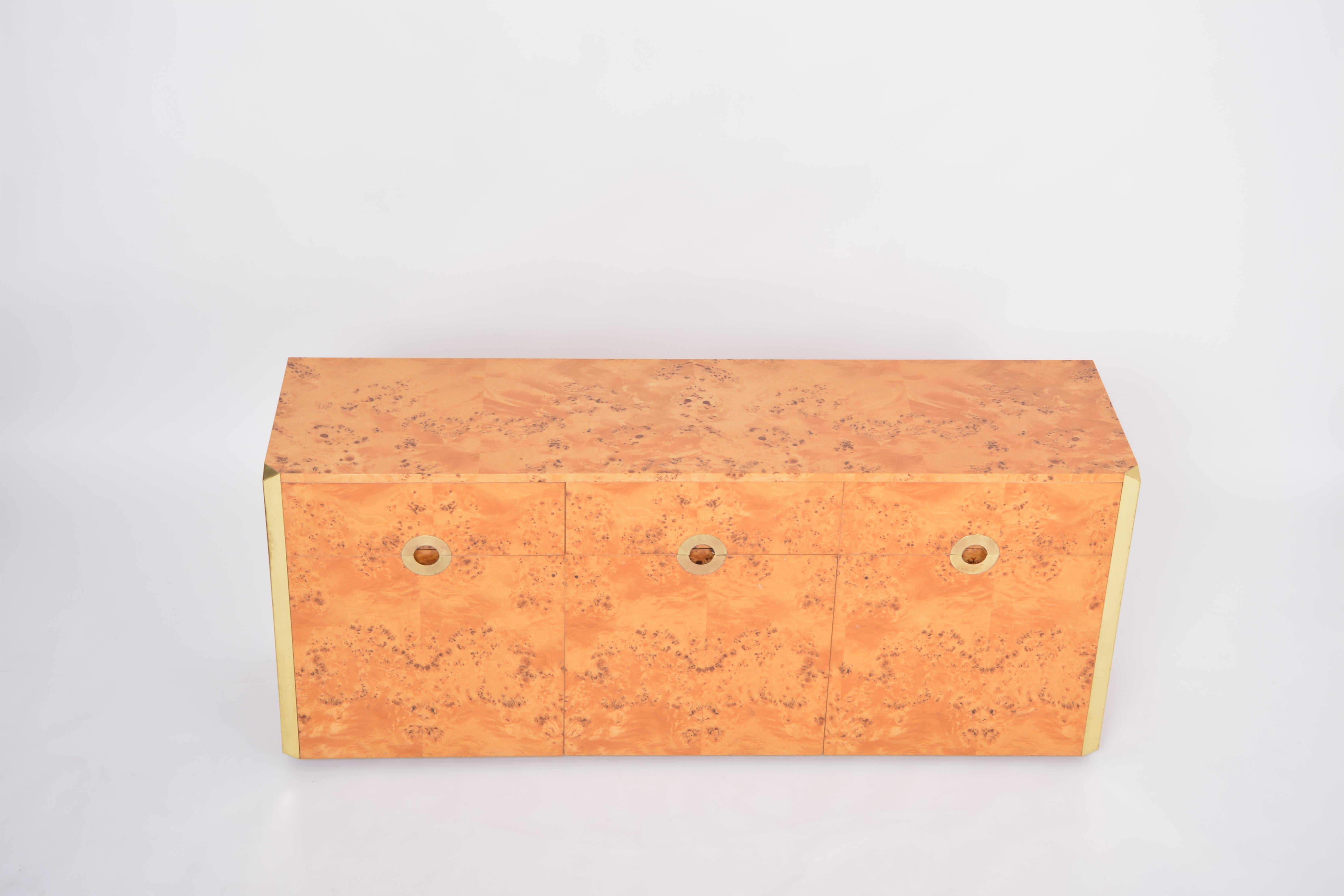 Willy Rizzo Cabinet en bois de bouleau et laiton Modèle Alveo pour Mario Sabot Bon état - En vente à Berlin, DE