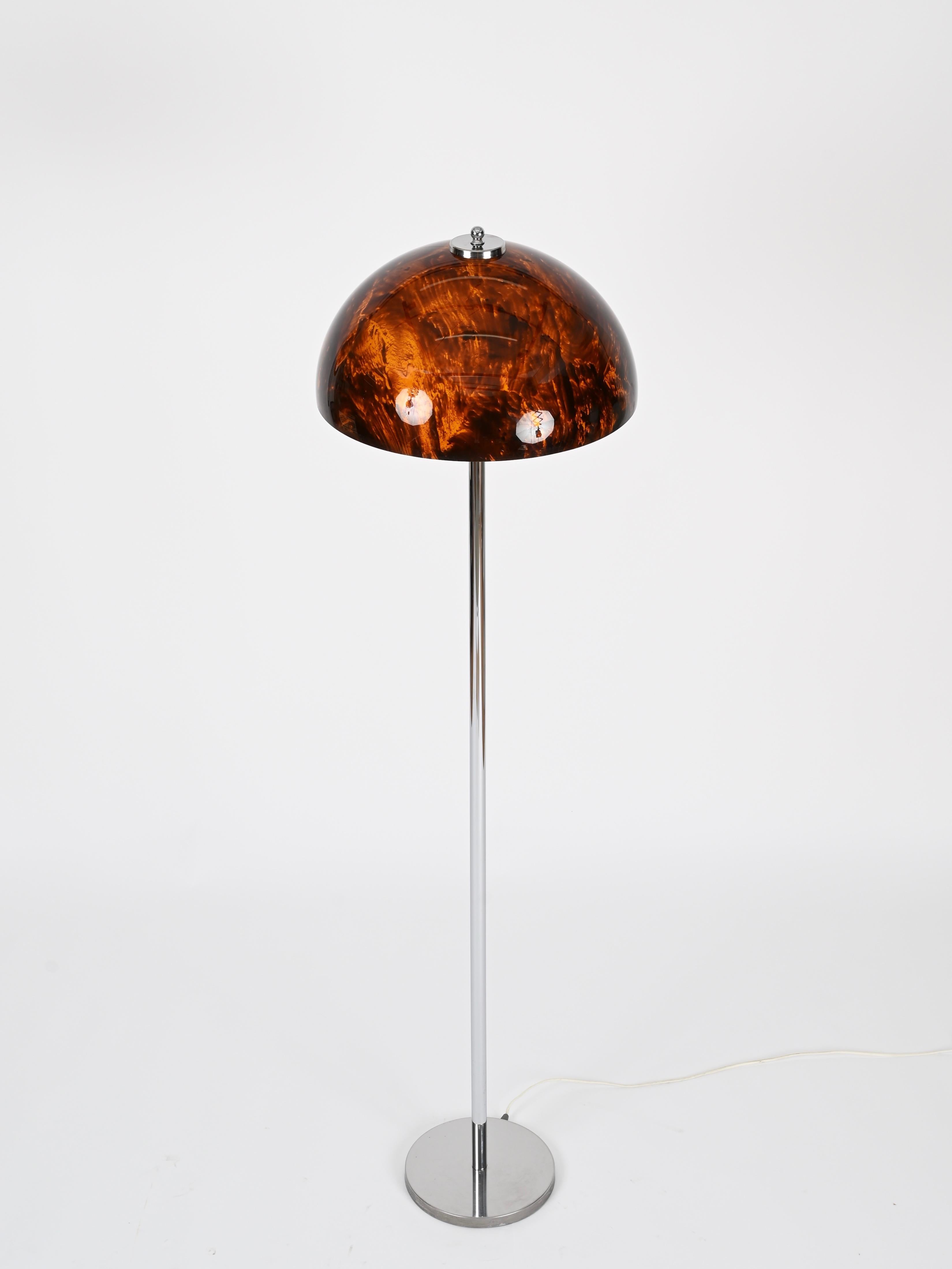 Willy Rizzo  Floor Lamp in Chrome and Tortoiseshell Effect Lucite, Italy 1970s For Sale 6