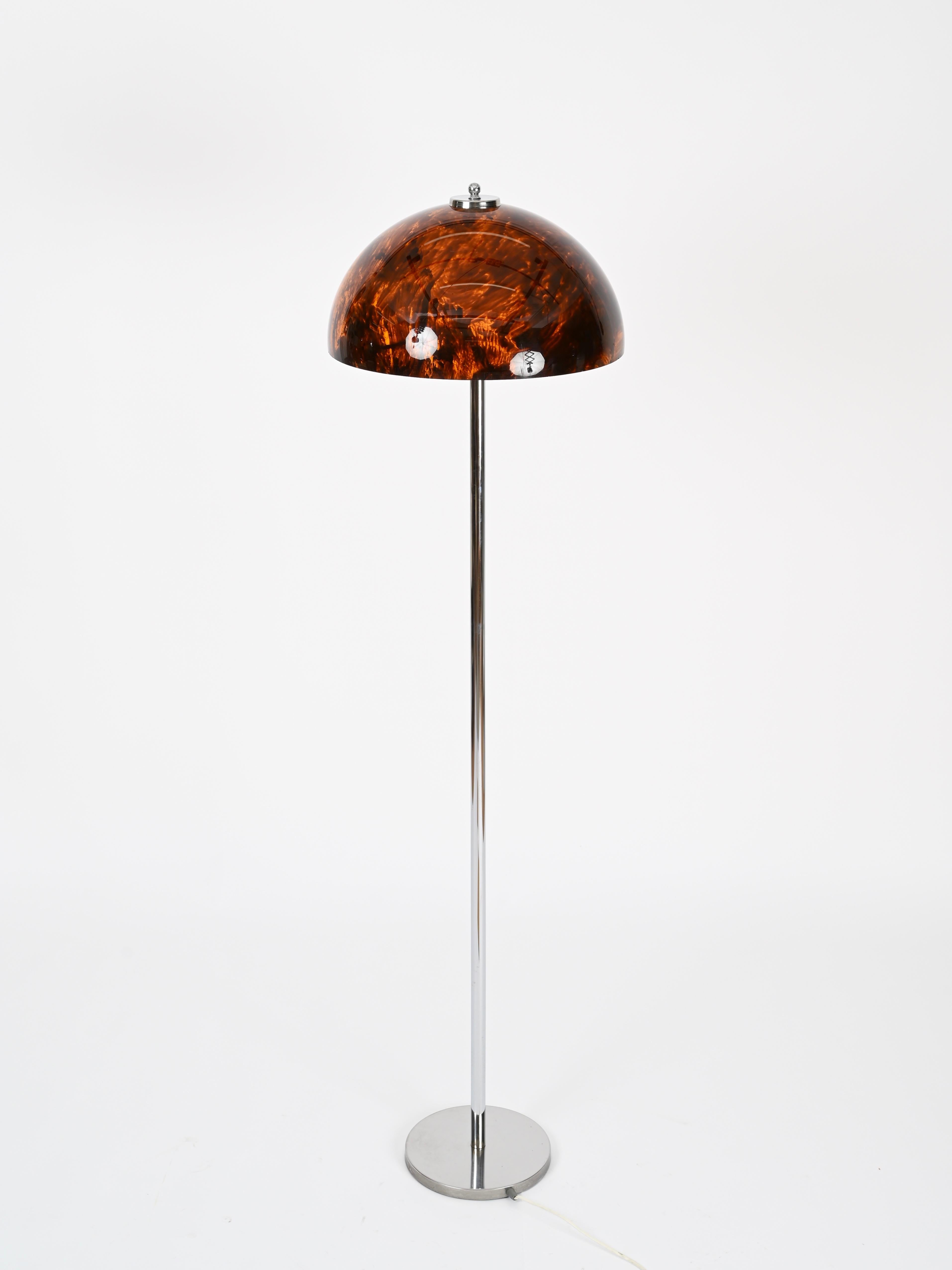 Willy Rizzo  Floor Lamp in Chrome and Tortoiseshell Effect Lucite, Italy 1970s For Sale 8