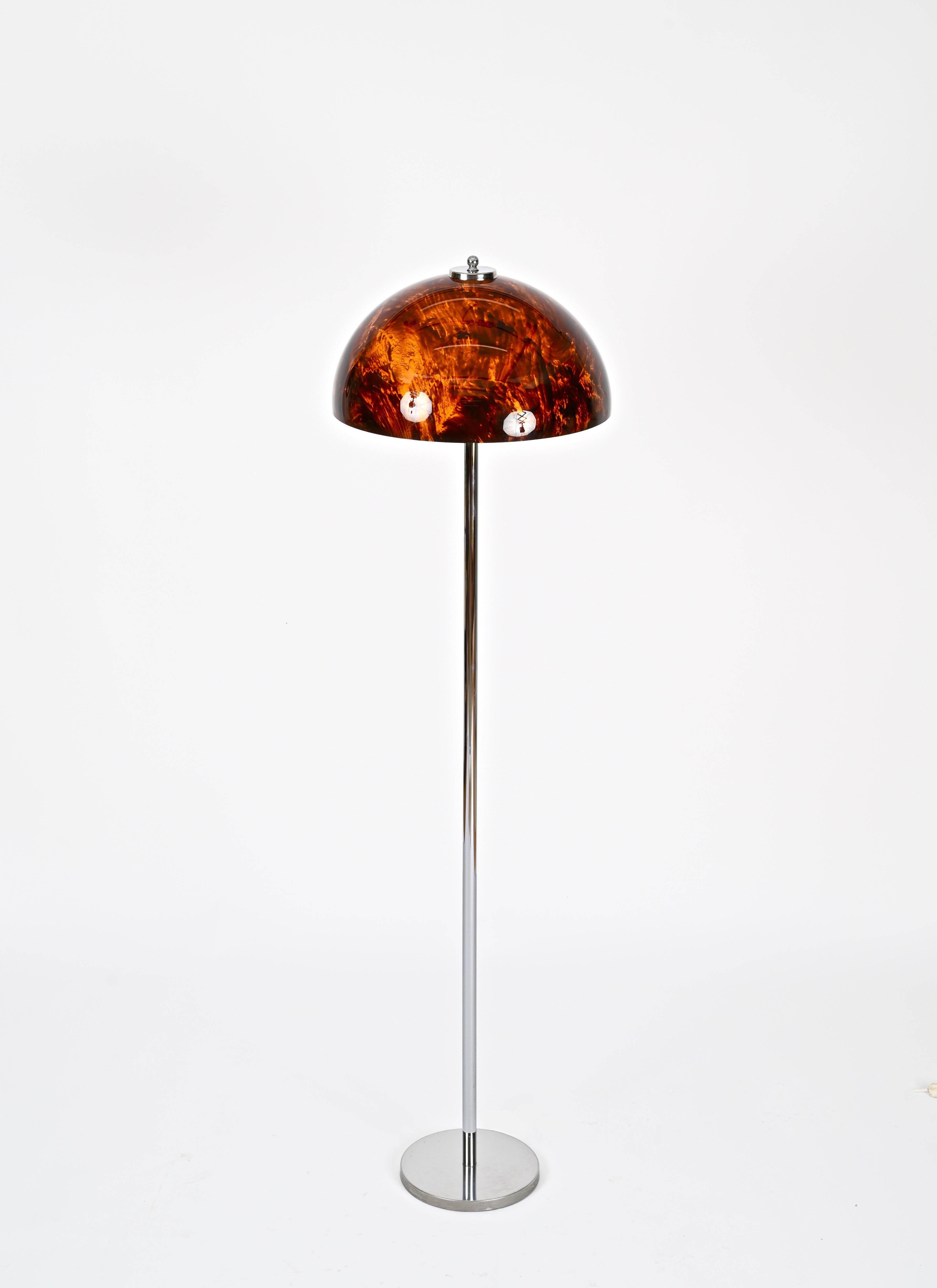 20th Century Willy Rizzo  Floor Lamp in Chrome and Tortoiseshell Effect Lucite, Italy 1970s For Sale