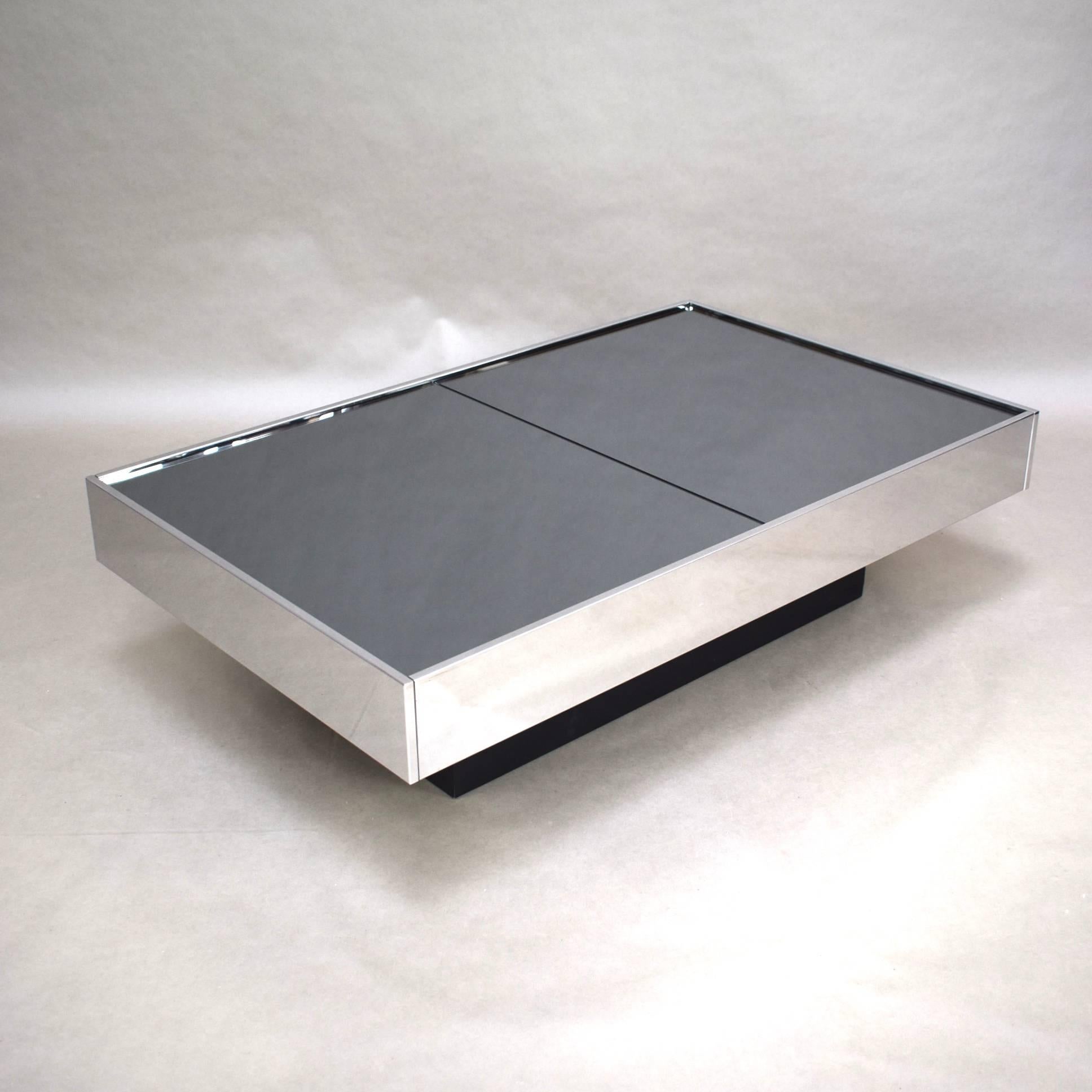 Willy Rizzo for Cidue Extractable Coffee Table with Dry Bar, Italy, circa 1970 9