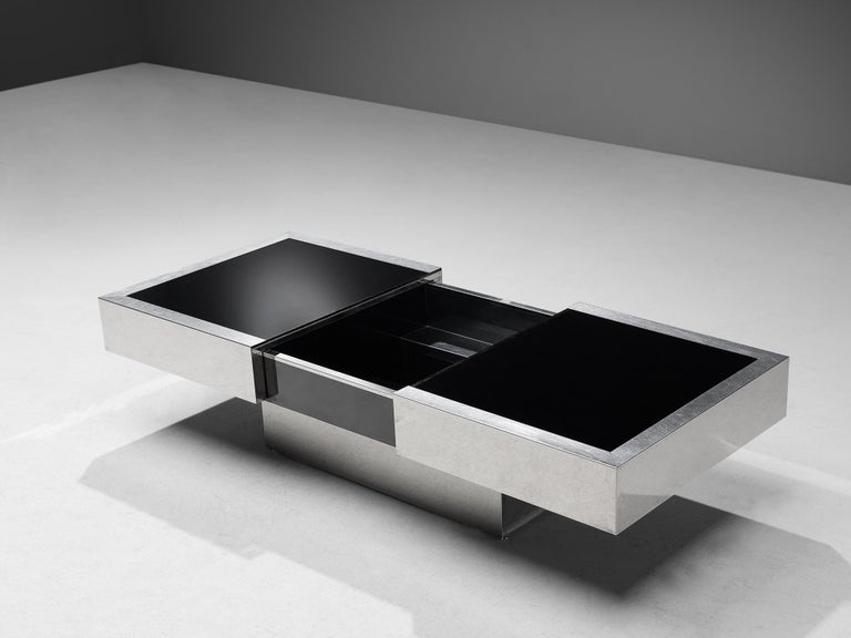 Willy Rizzo for Cidue, bar cocktail table, aluminum, glass, brushed chromed metal, Italy, 1970s 

With the creation of this luxurious rectangular shaped coffee table, Willy Rizzo focused on combining functionality with an aesthetically pleasing