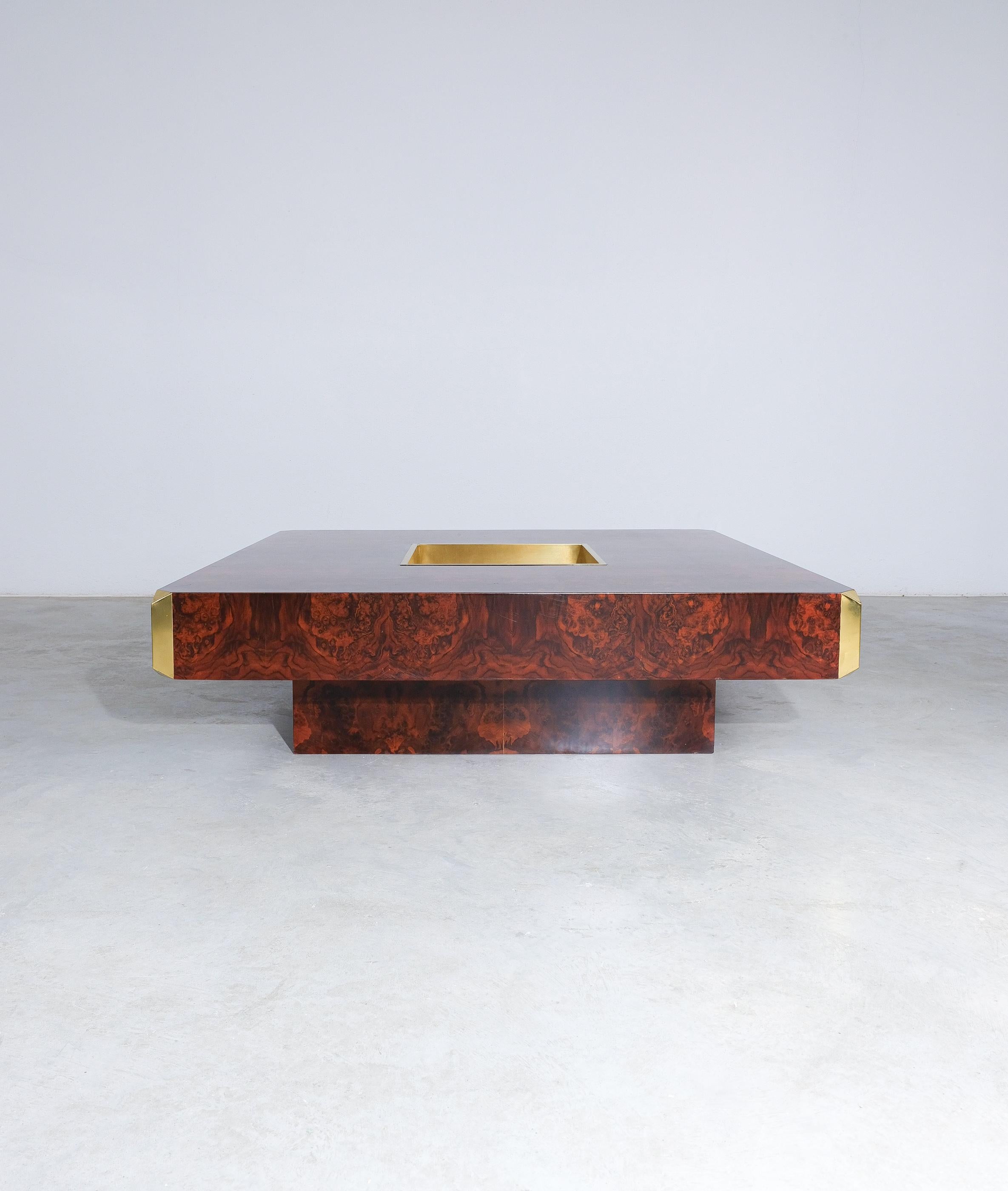 Willy Rizzo for Mario Sabot Vintage Alveo Square Coffee Table Burlwood 1972 
Dimensions : w120 x d120 x h34 cm/ 47.25