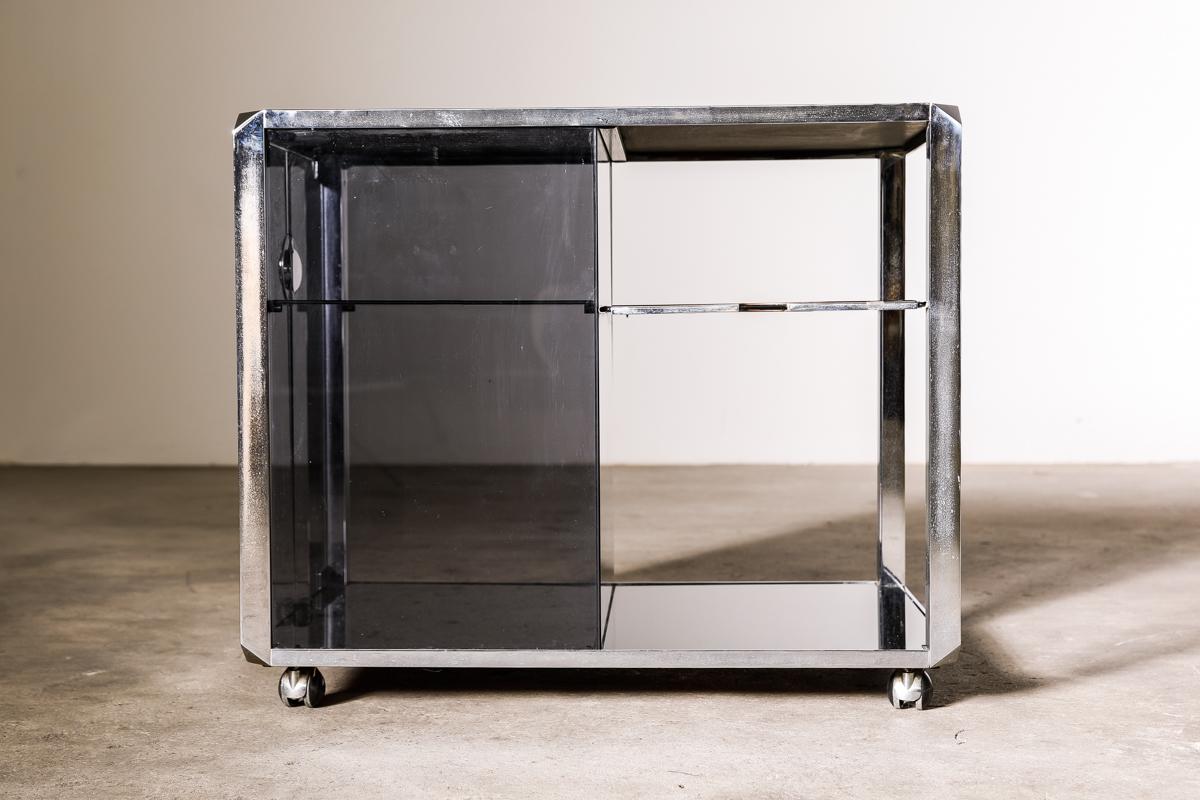 Willy Rizzo Glass and Chrome Bar Cart, 1970, Italy 1