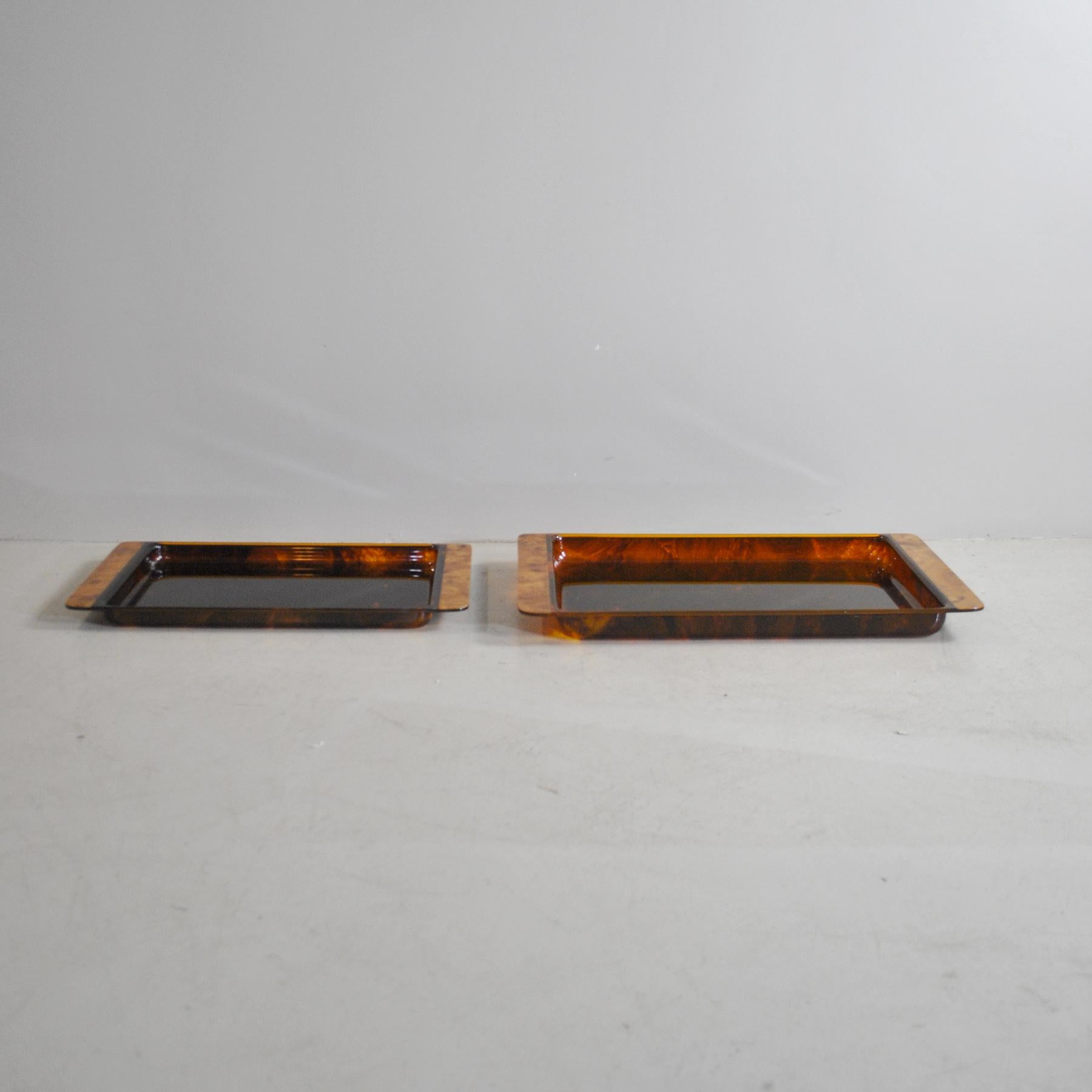 Late 20th Century Willy Rizzo in the Style Italian Midcentury Set of Two Serving Tray in Plex For Sale