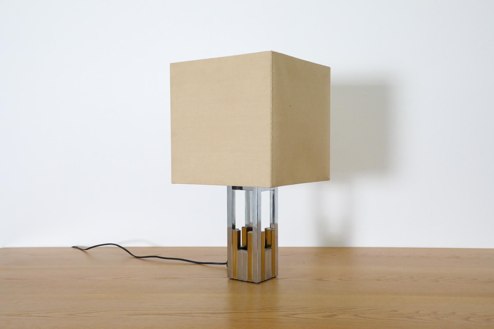 Mid-Century moderno Lampada da tavolo ispirata a Willy Rizzo di BD Lumica con base cromata argento e oro in vendita