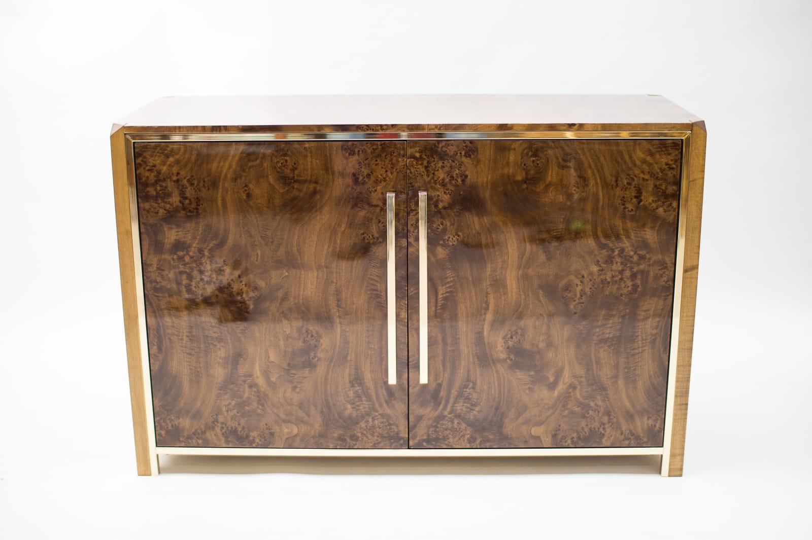 Late 20th Century Willy Rizzo Italian Design Burl Birch Wood and Gilt Brass Commode, 1970s