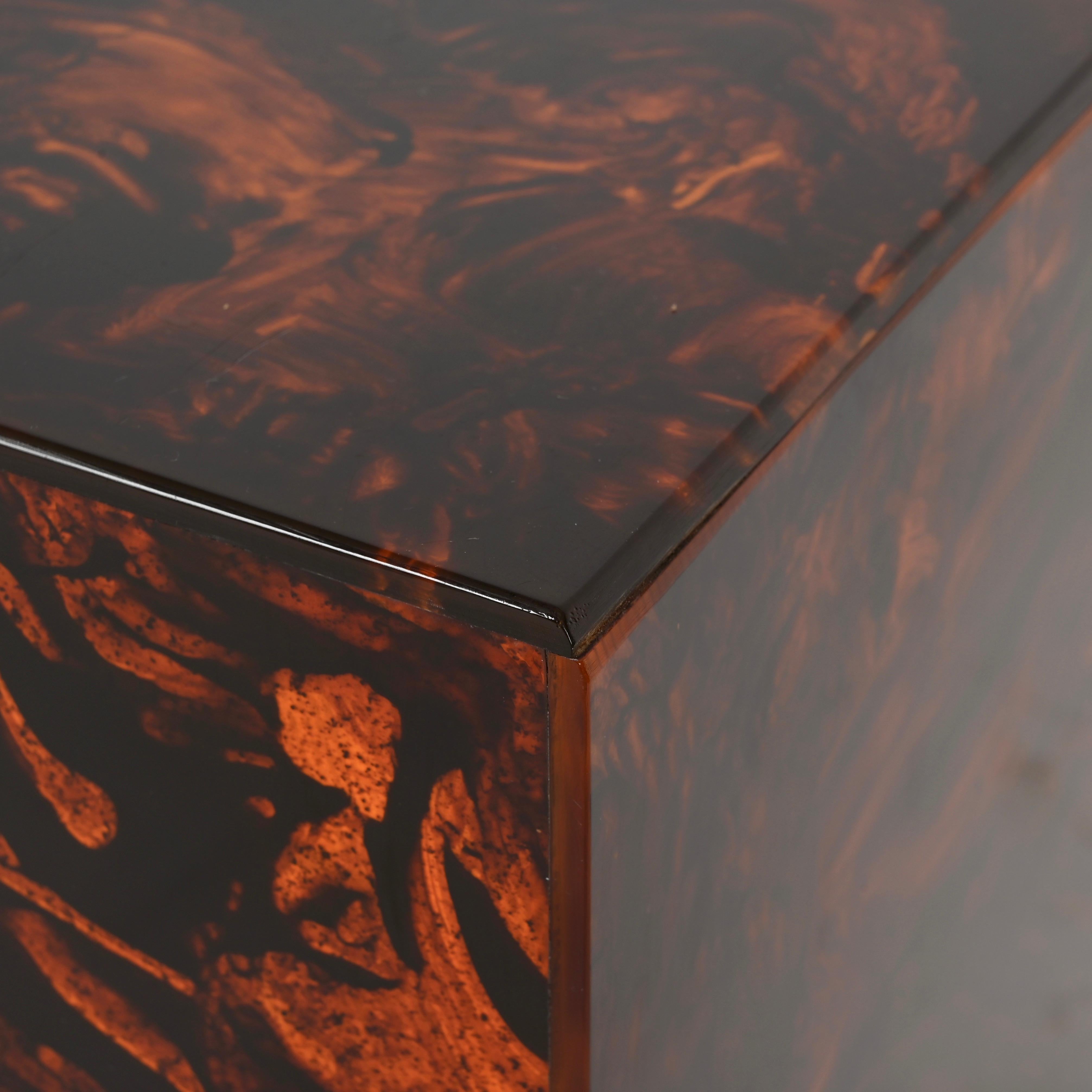 Tavolino o tavolino italiano in lucite effetto tartaruga di Willy Rizzo, anni '70 in vendita 1