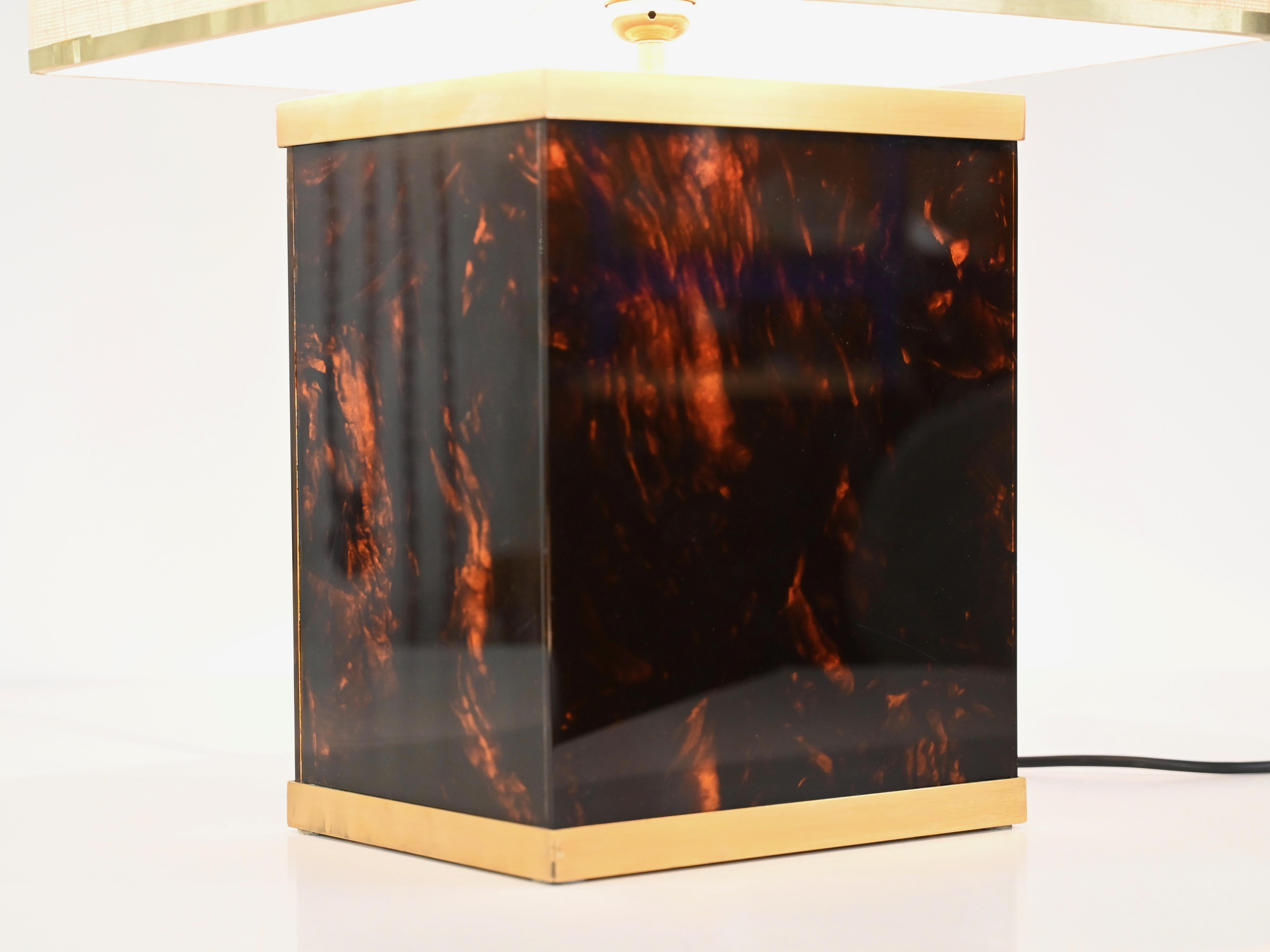 Lampe de bureau italienne Willy Rizzo en lucite et laiton effet écaille de tortue, 1970 en vente 5