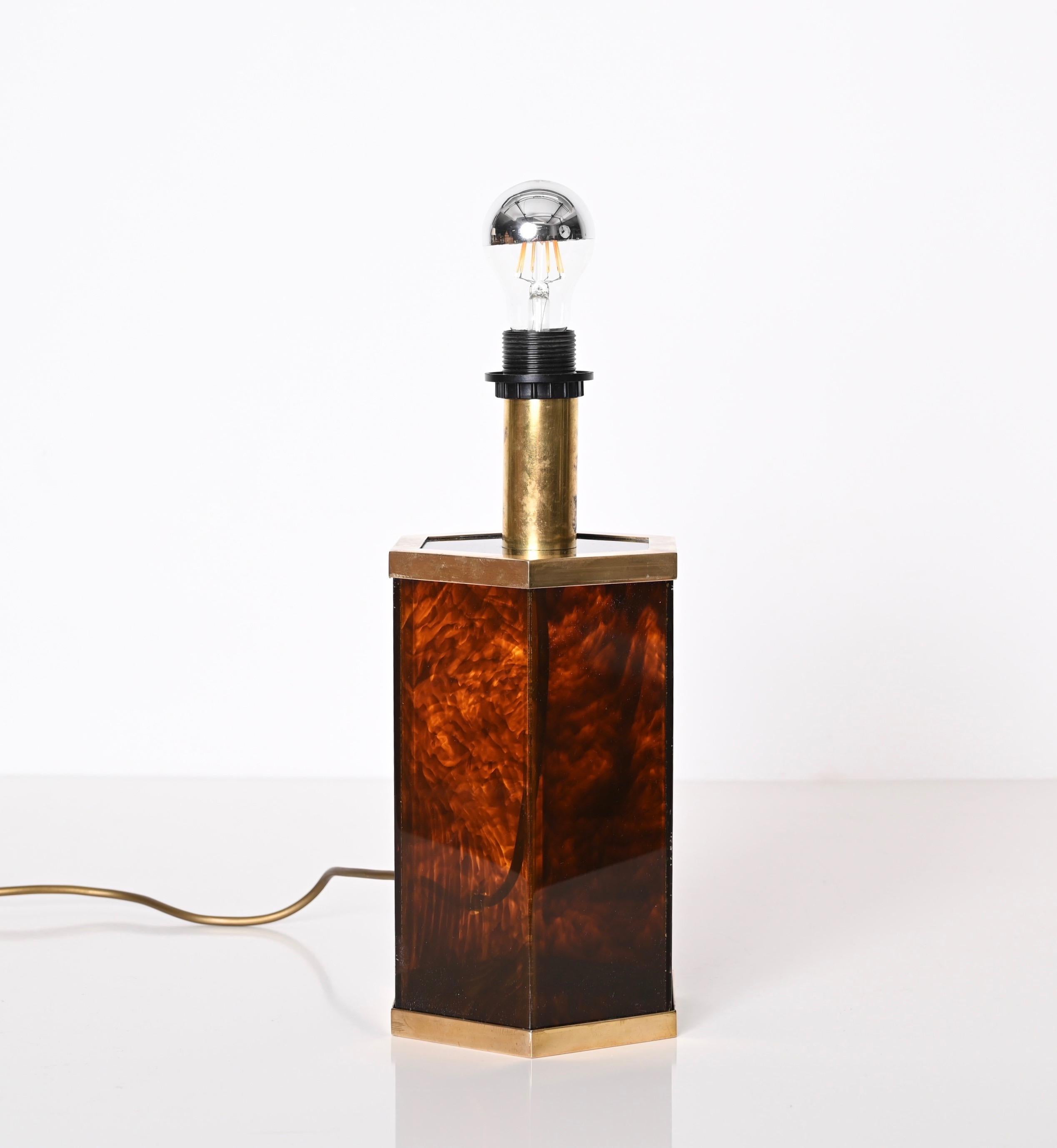 Willy Rizzo, Italian Table Lamp in Tortoiseshell Effect Lucite and Brass, 1970s 10