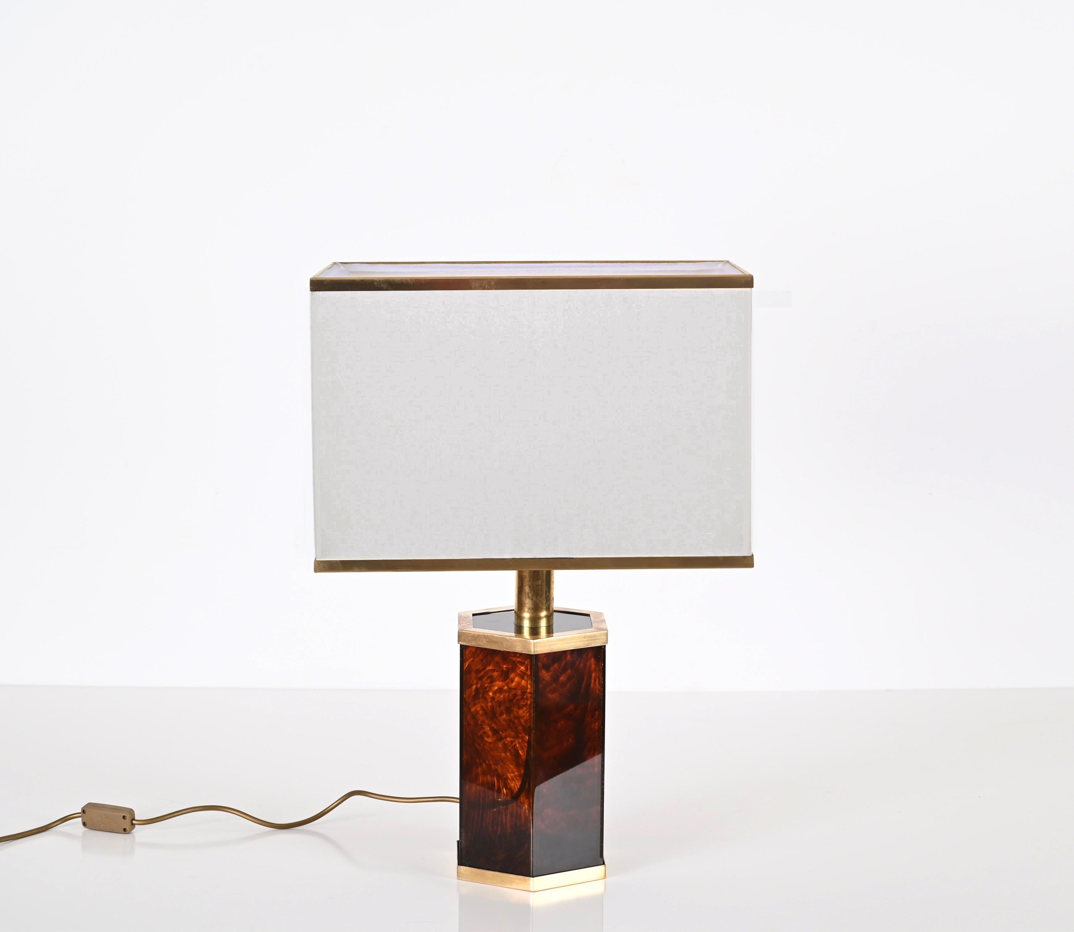 Willy Rizzo, Italian Table Lamp in Tortoiseshell Effect Lucite and Brass, 1970s For Sale 10