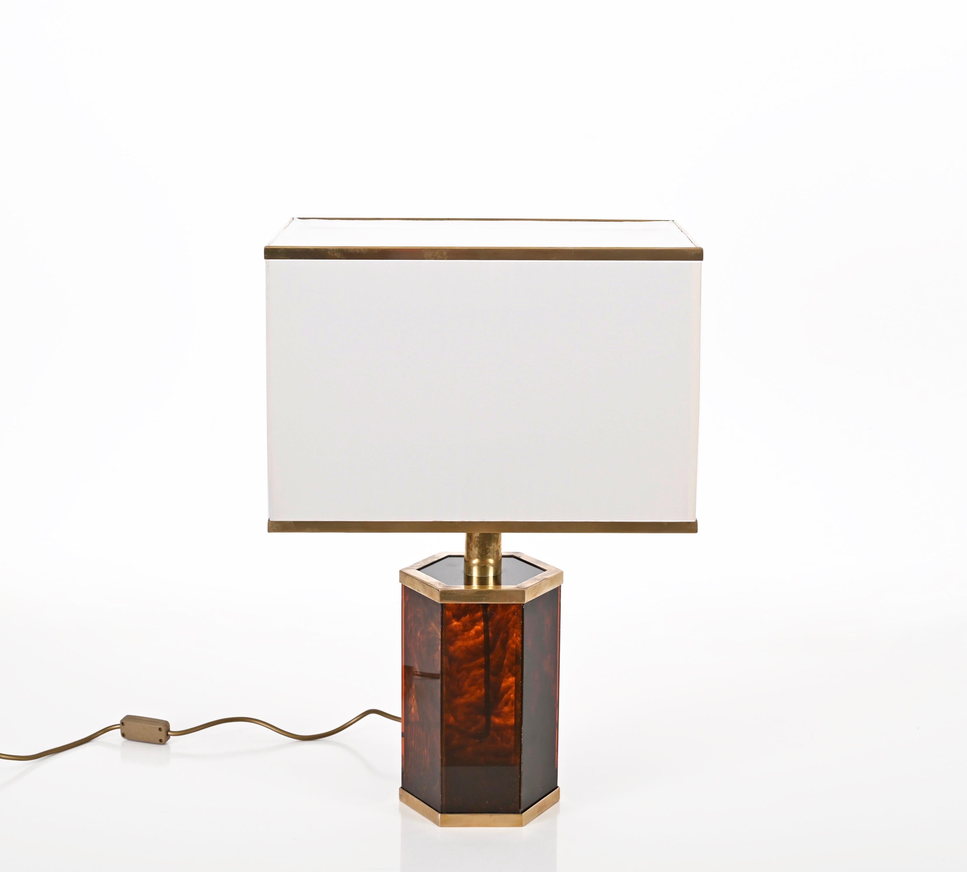 Willy Rizzo, Italian Table Lamp in Tortoiseshell Effect Lucite and Brass, 1970s For Sale 11