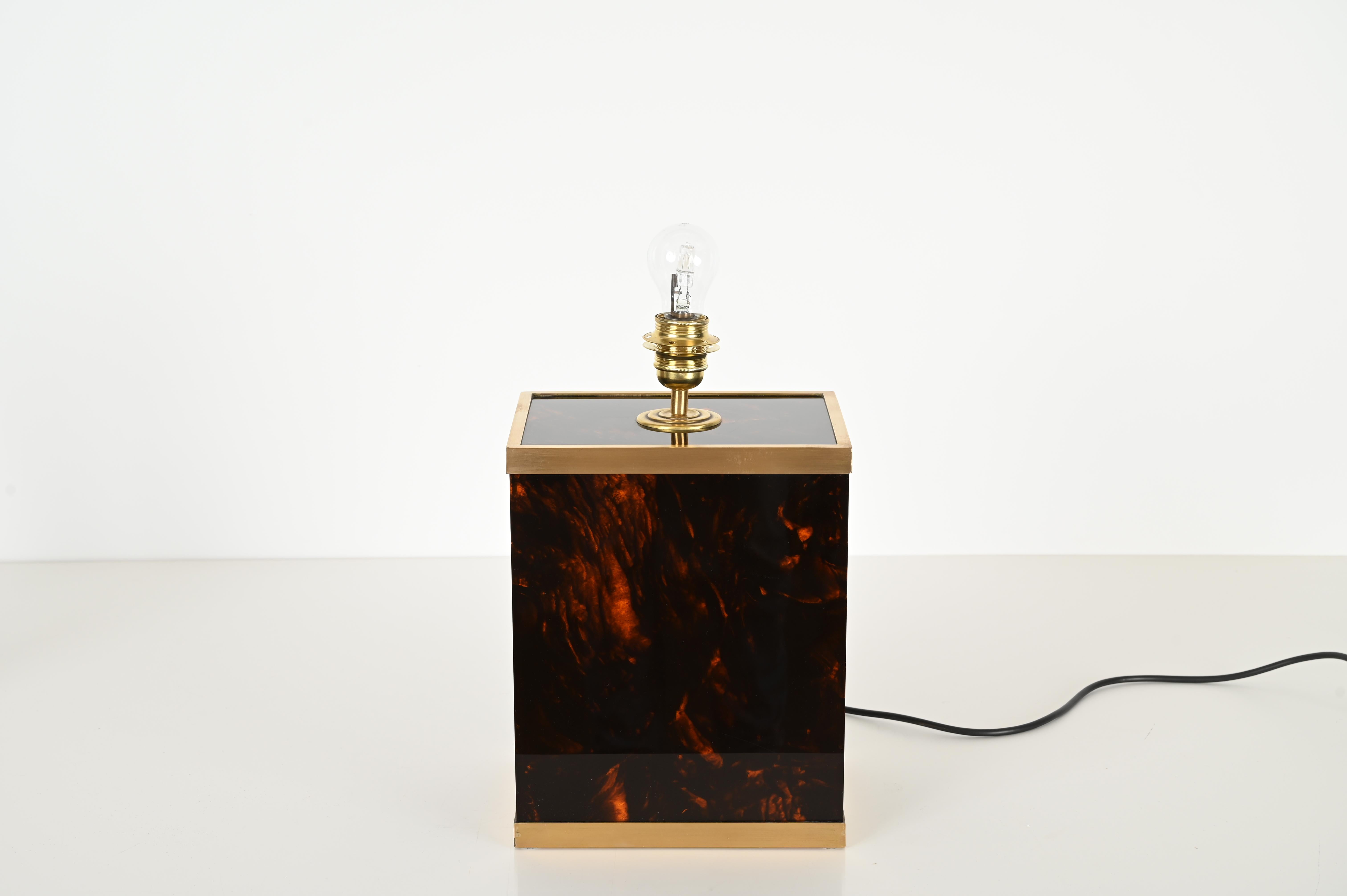Lampe de bureau italienne Willy Rizzo en lucite et laiton effet écaille de tortue, 1970 en vente 10
