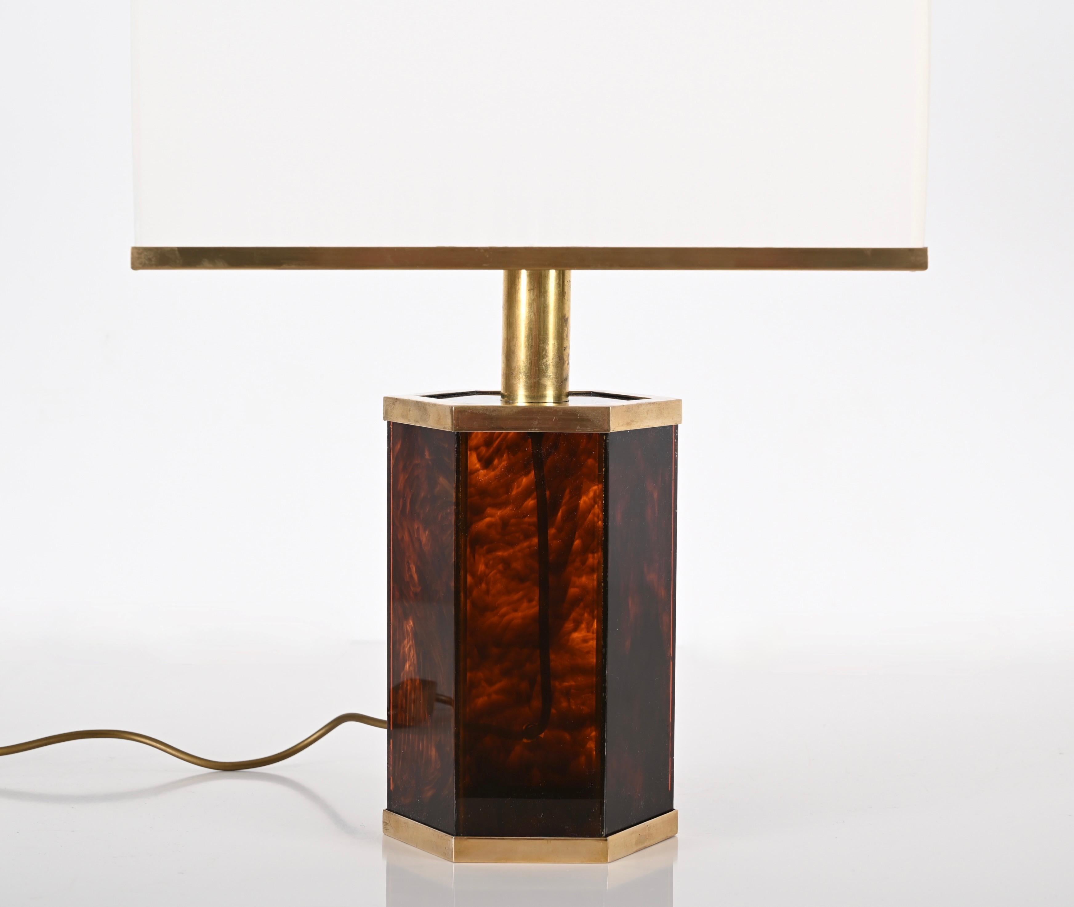 Willy Rizzo, Italian Table Lamp in Tortoiseshell Effect Lucite and Brass, 1970s For Sale 12