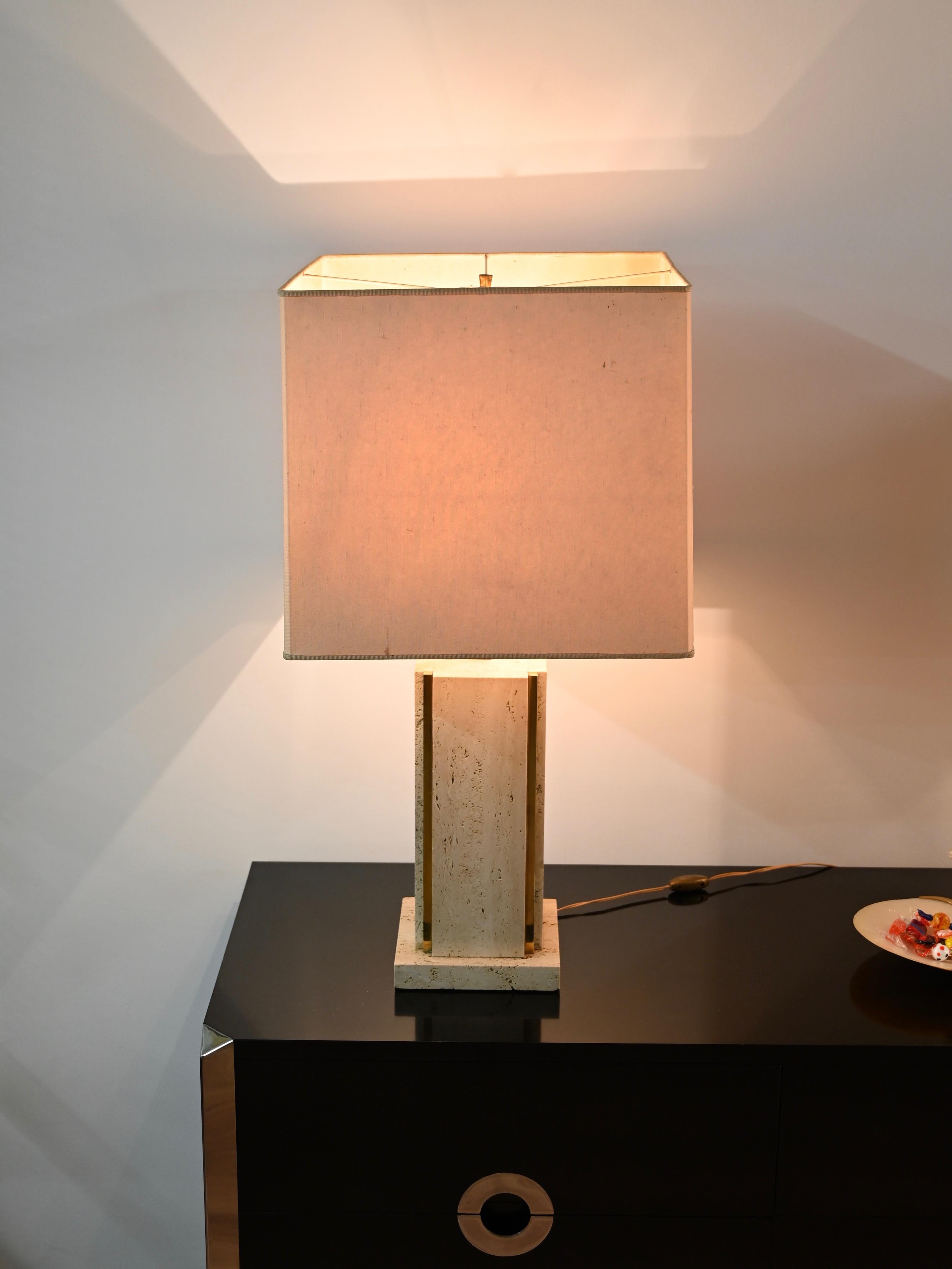 Fait main Lampes de table italiennes en travertin et laiton Willy Rizzo, 1970 en vente