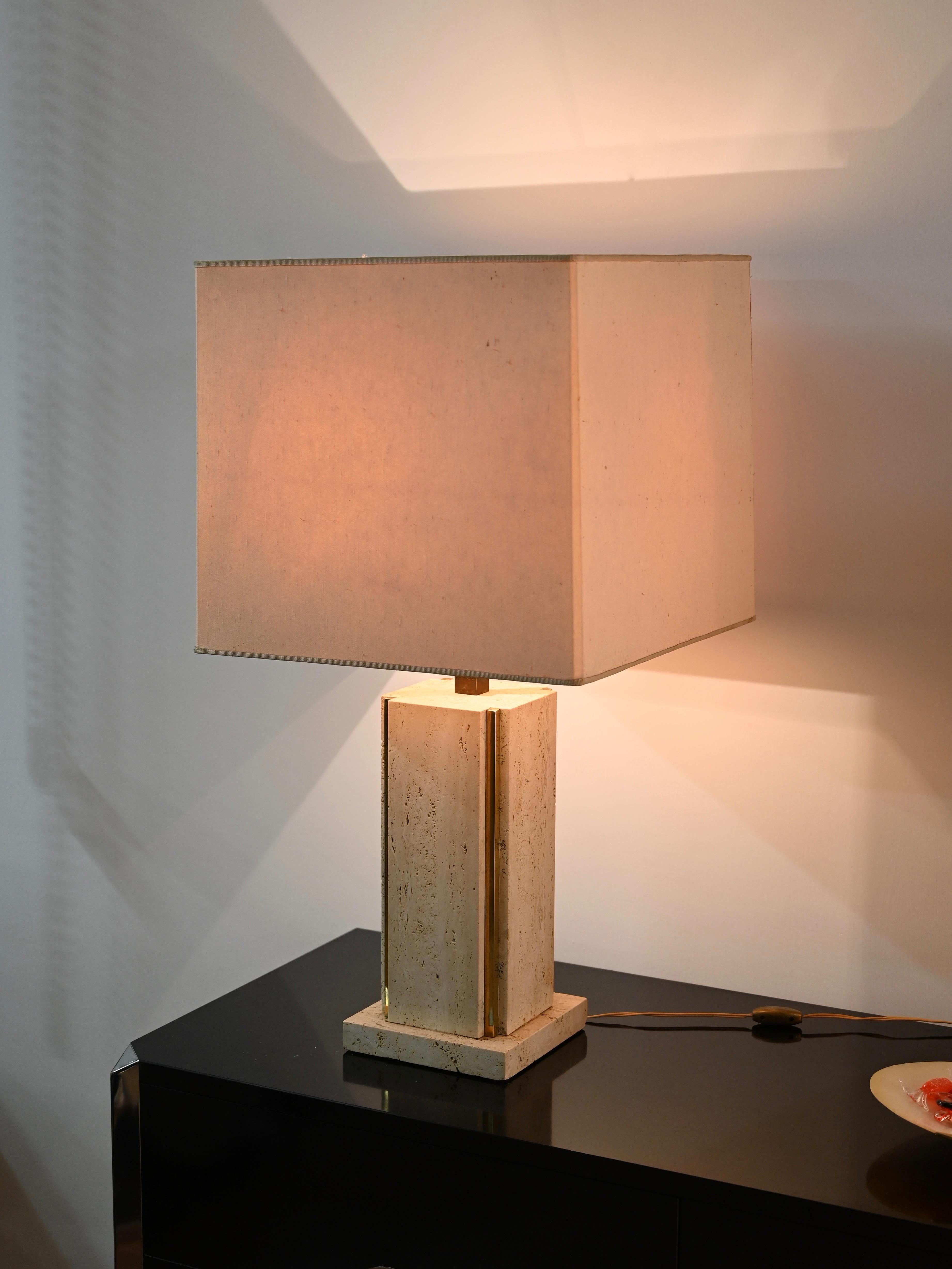 Laiton Lampes de table italiennes en travertin et laiton Willy Rizzo, 1970 en vente