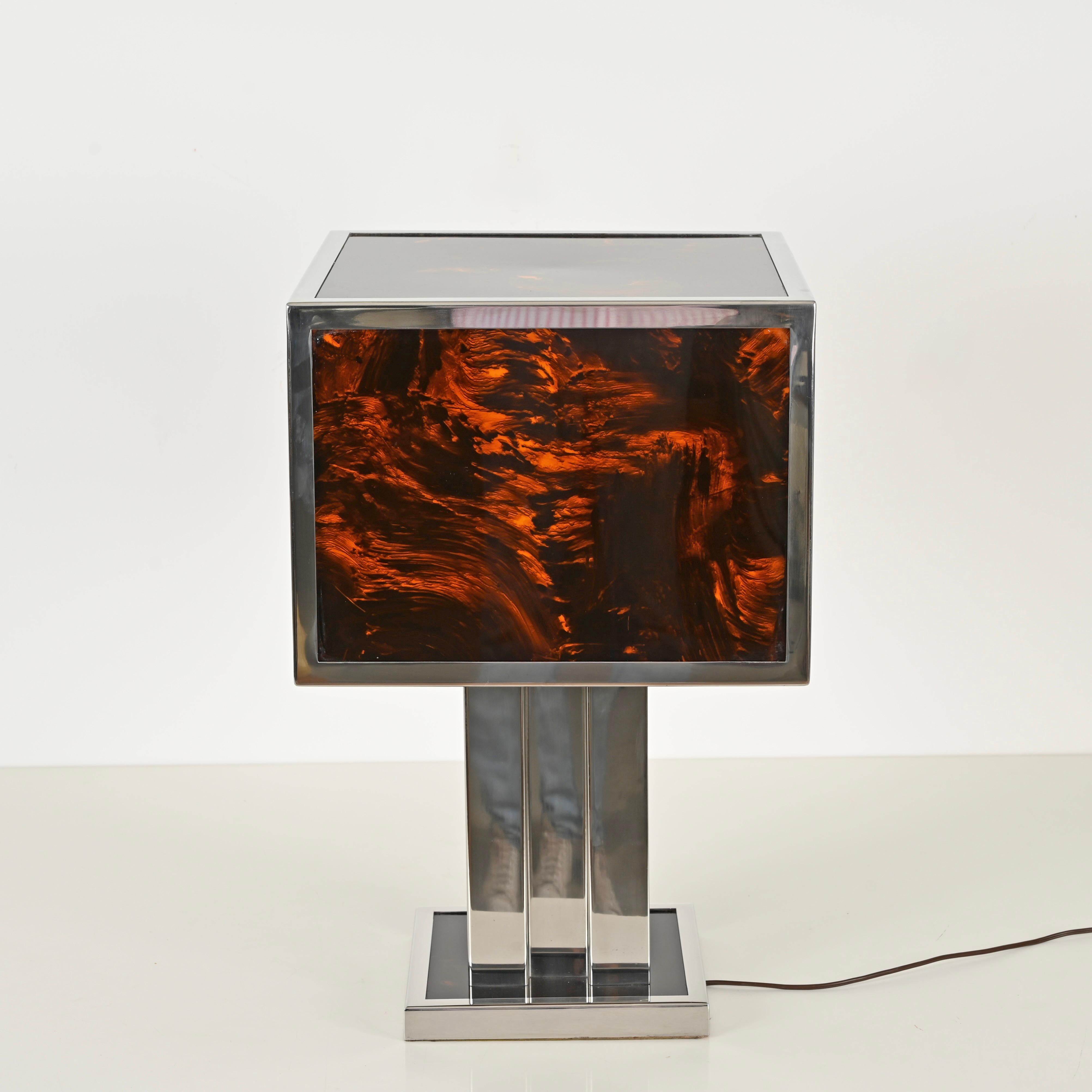 Willy Rizzo Large Table Lamp in Tortoiseshell Lucite and Chrome, Italy 1970s In Good Condition For Sale In Roma, IT