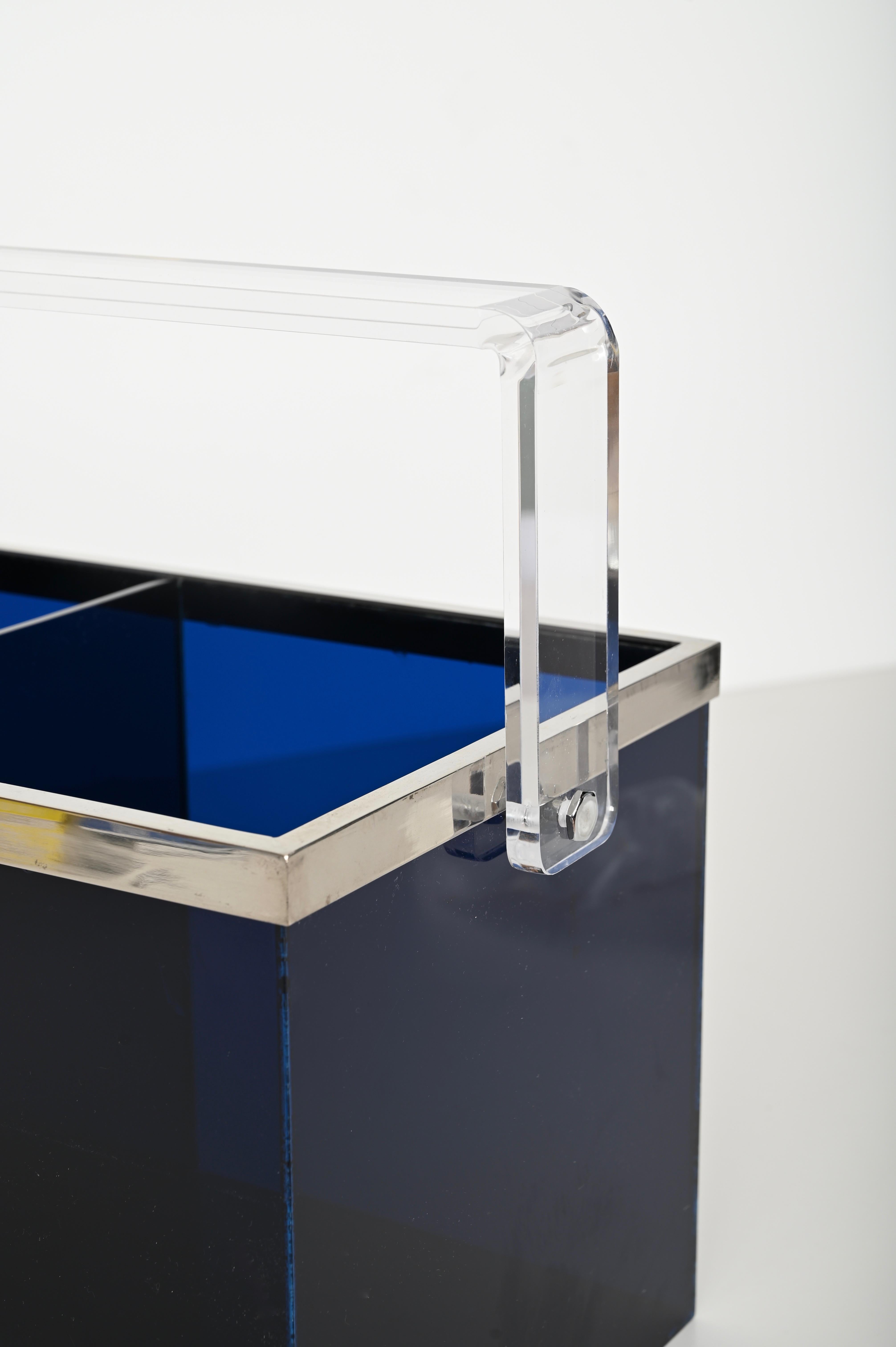 Willy Rizzo Magazine or Bottle Rack in Blue Lucite and Chrome, Italy 1970s For Sale 3