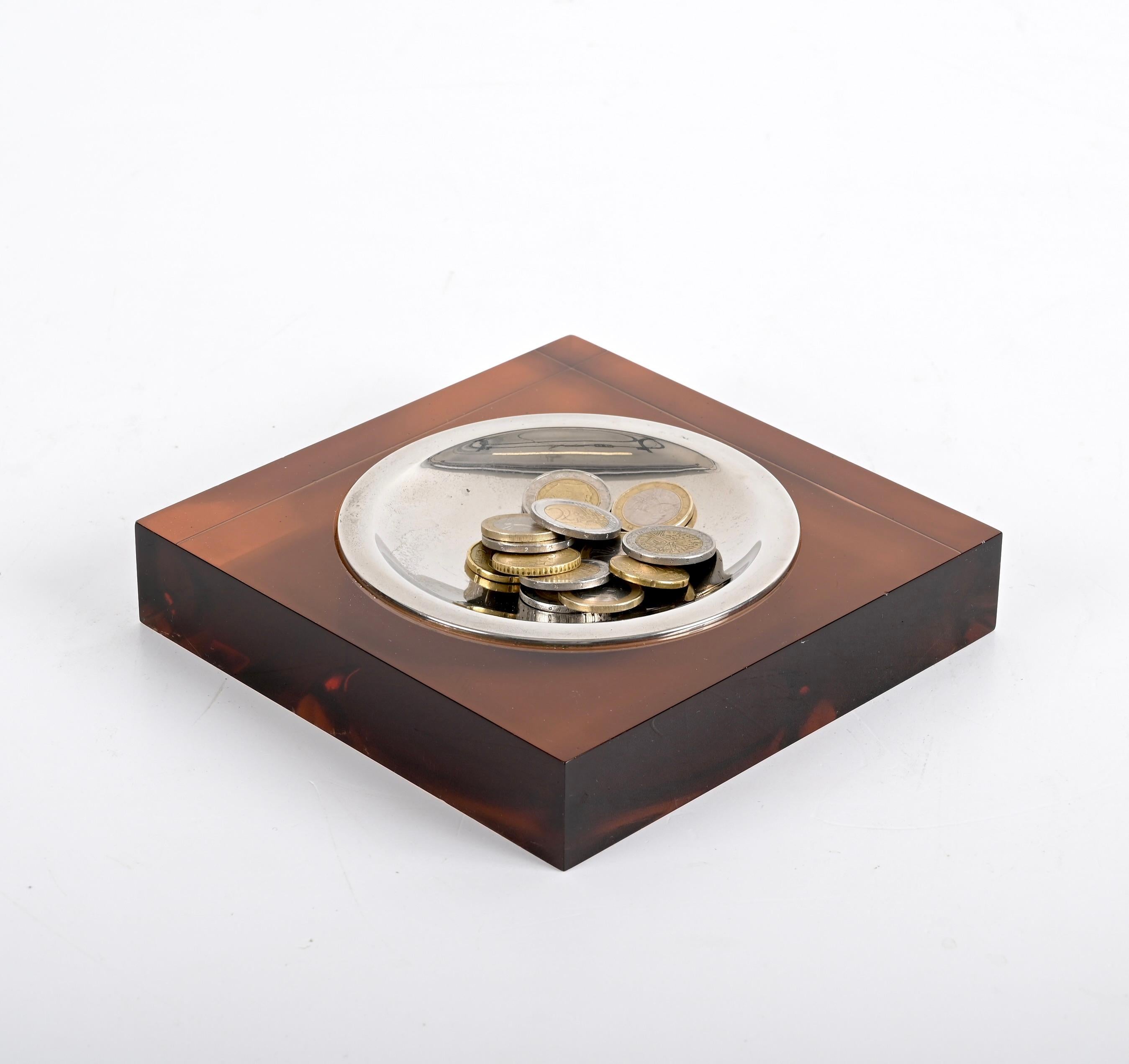 Willy Rizzo Mid-Century Dark Amber Lucite and Chrome Italian Ashtray, 1970s For Sale 3