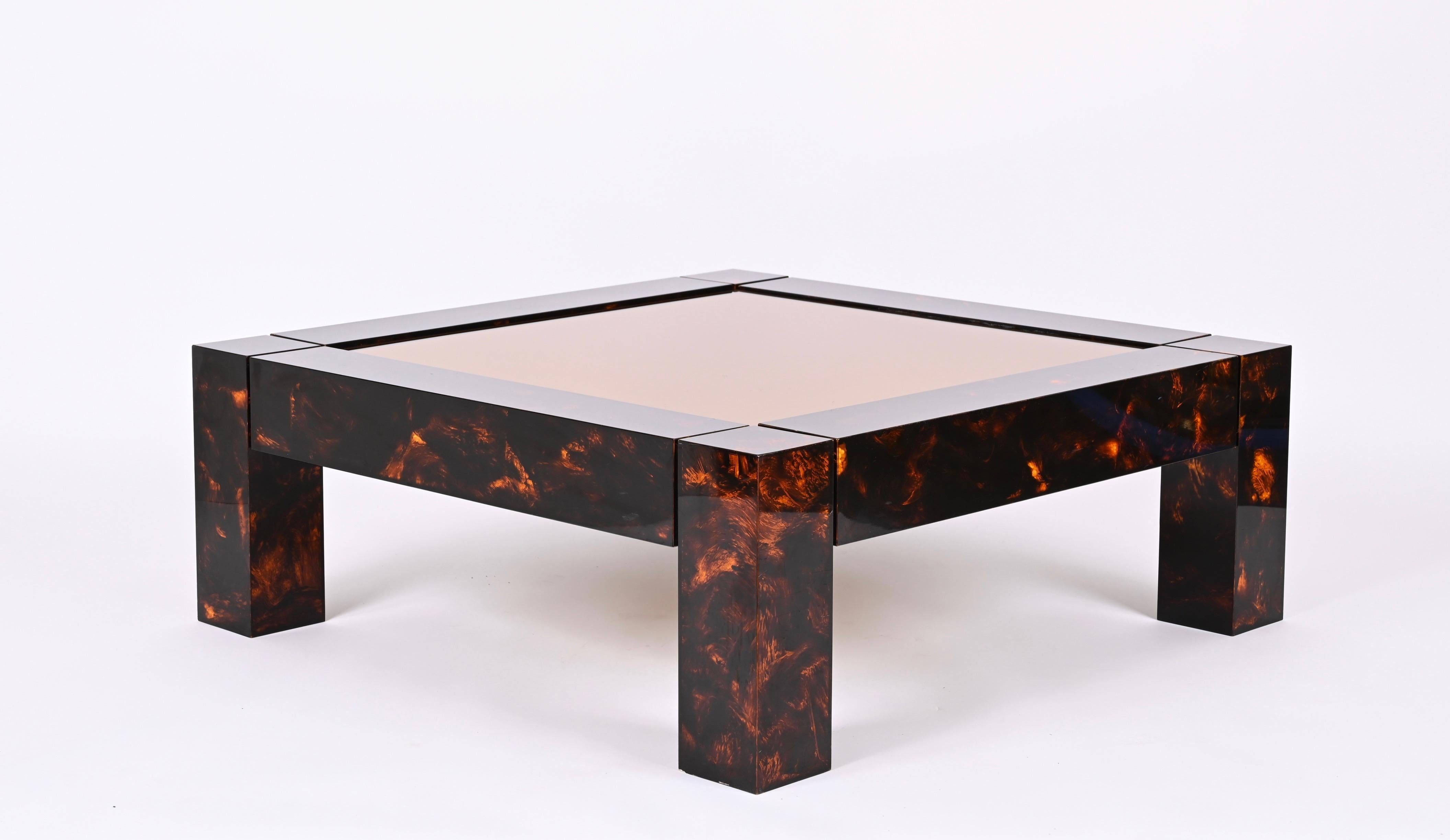 Mesa de café de carey Lucite de mediados de siglo, tapa de espejo bronceada, Italia Años 70 en venta 5