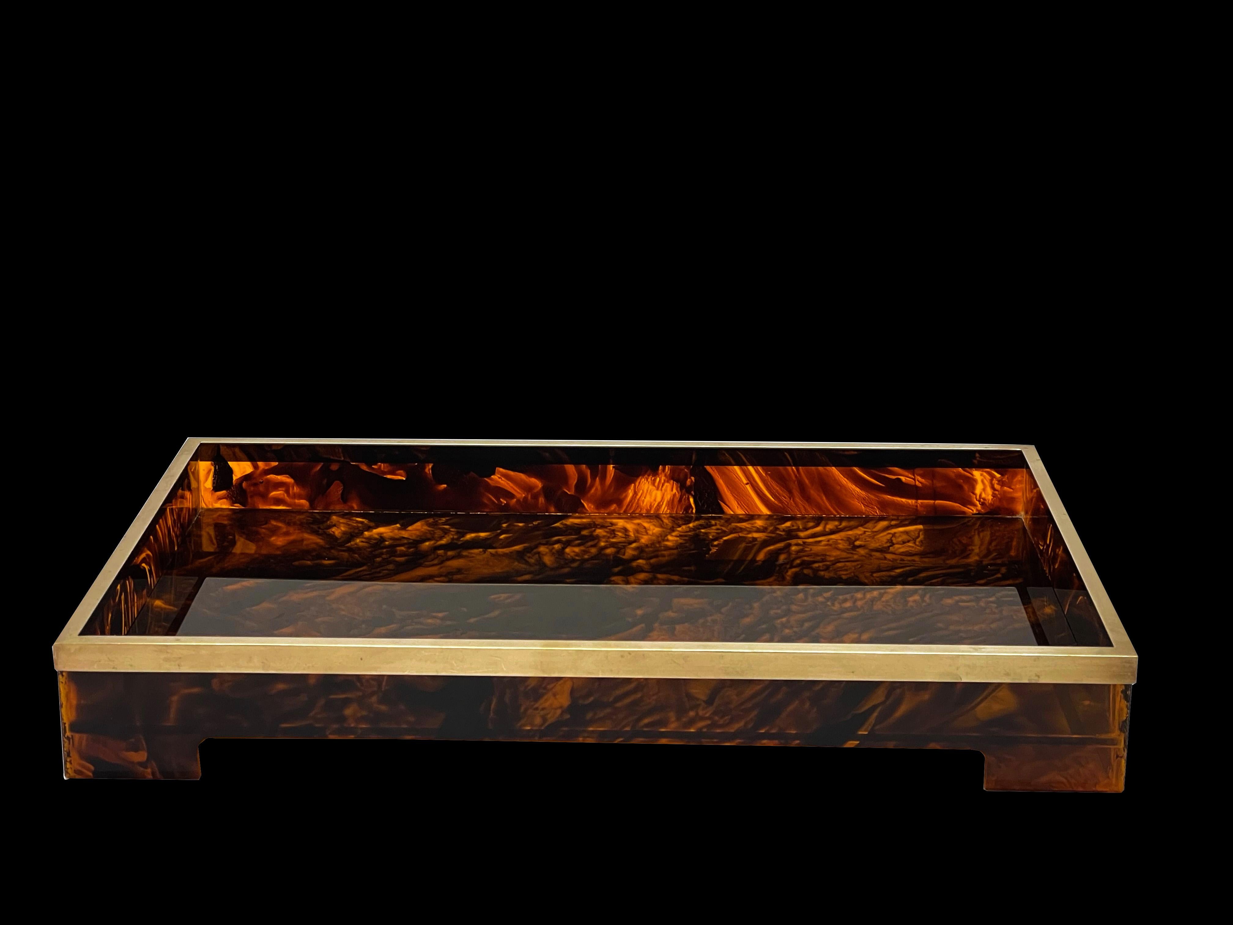 Willy Rizzo Midcentury Tortoiseshell Lucite and Brass Italian Serving Tray 1970s In Good Condition In Roma, IT