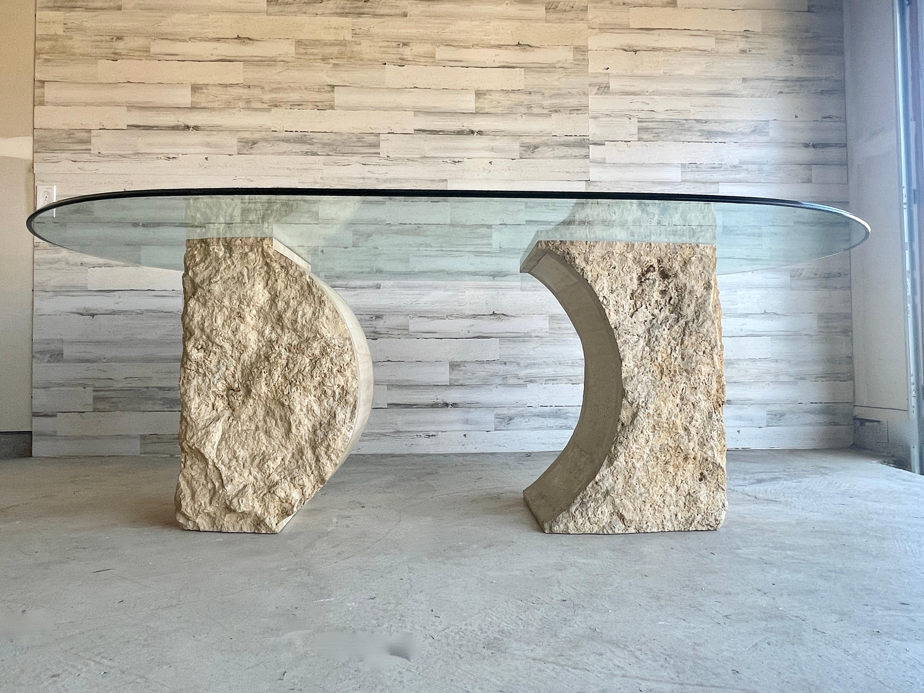 Willy Rizzo Organic Modern Travertine Dining Table  In Good Condition For Sale In Denton, TX