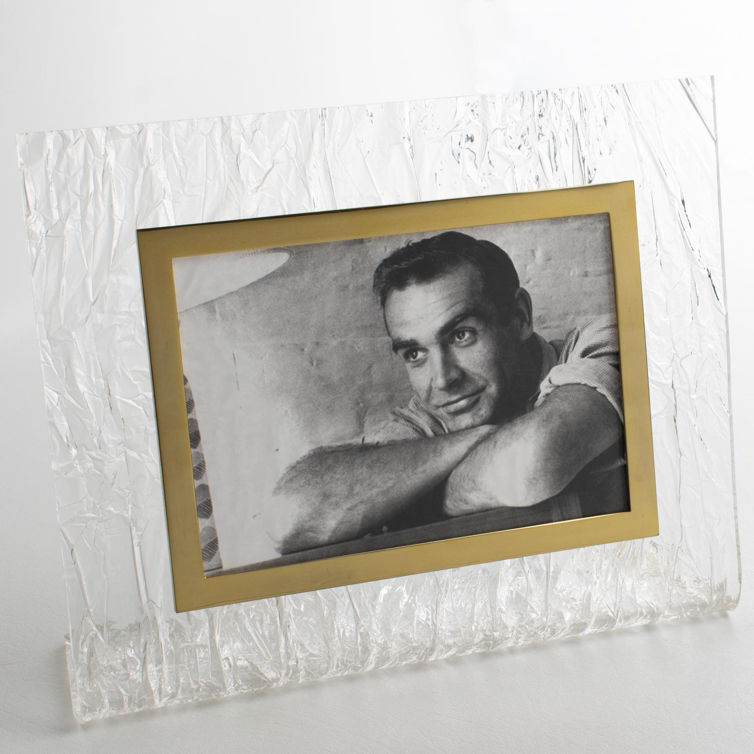 Mid-Century Modern Cadre Willy Rizzo en laiton et lucite à effet de glace, vers 1970 en vente