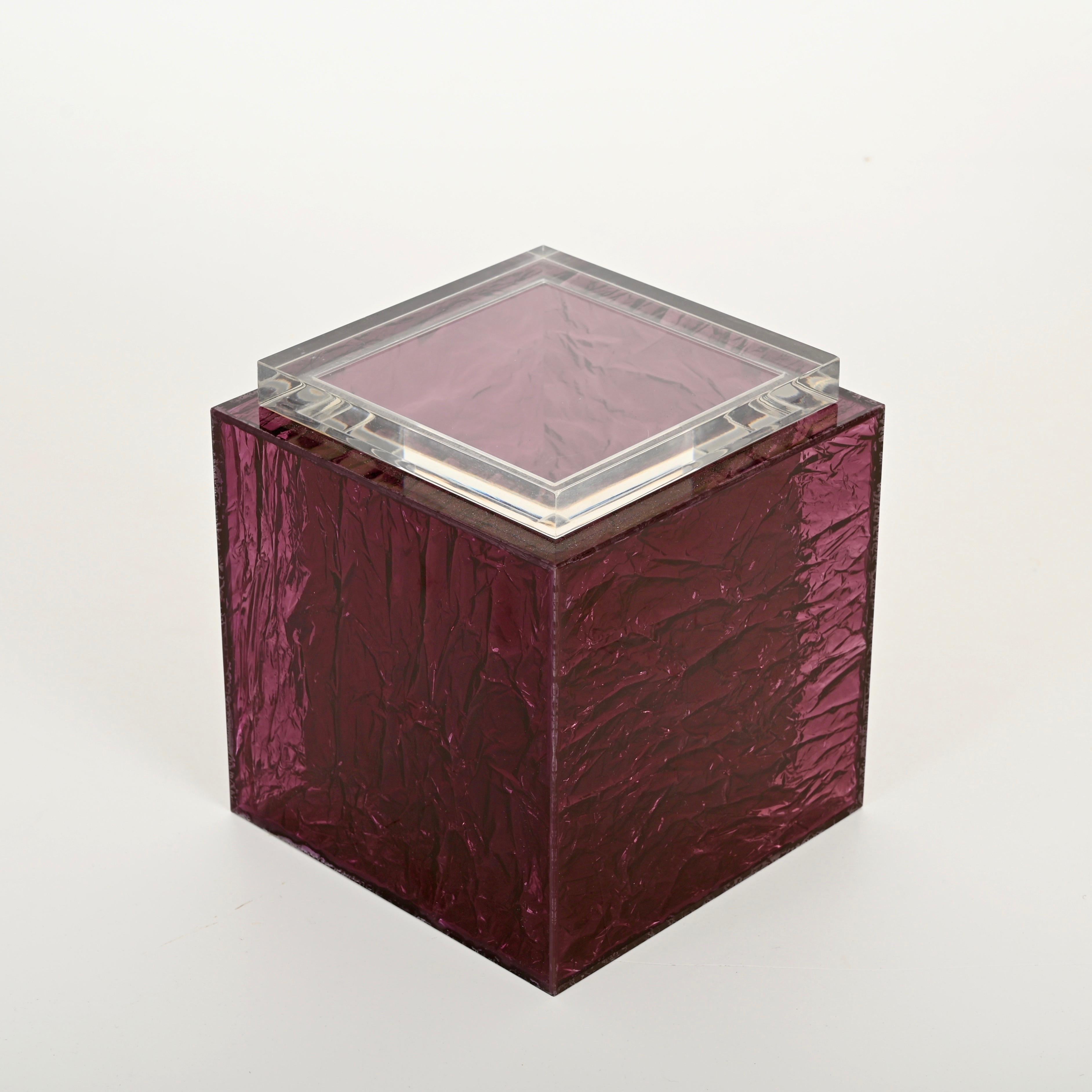 Mid-Century moderno Grande secchiello per il ghiaccio in lucite smerigliata viola di Willy Rizzo, Italia, anni '70 in vendita
