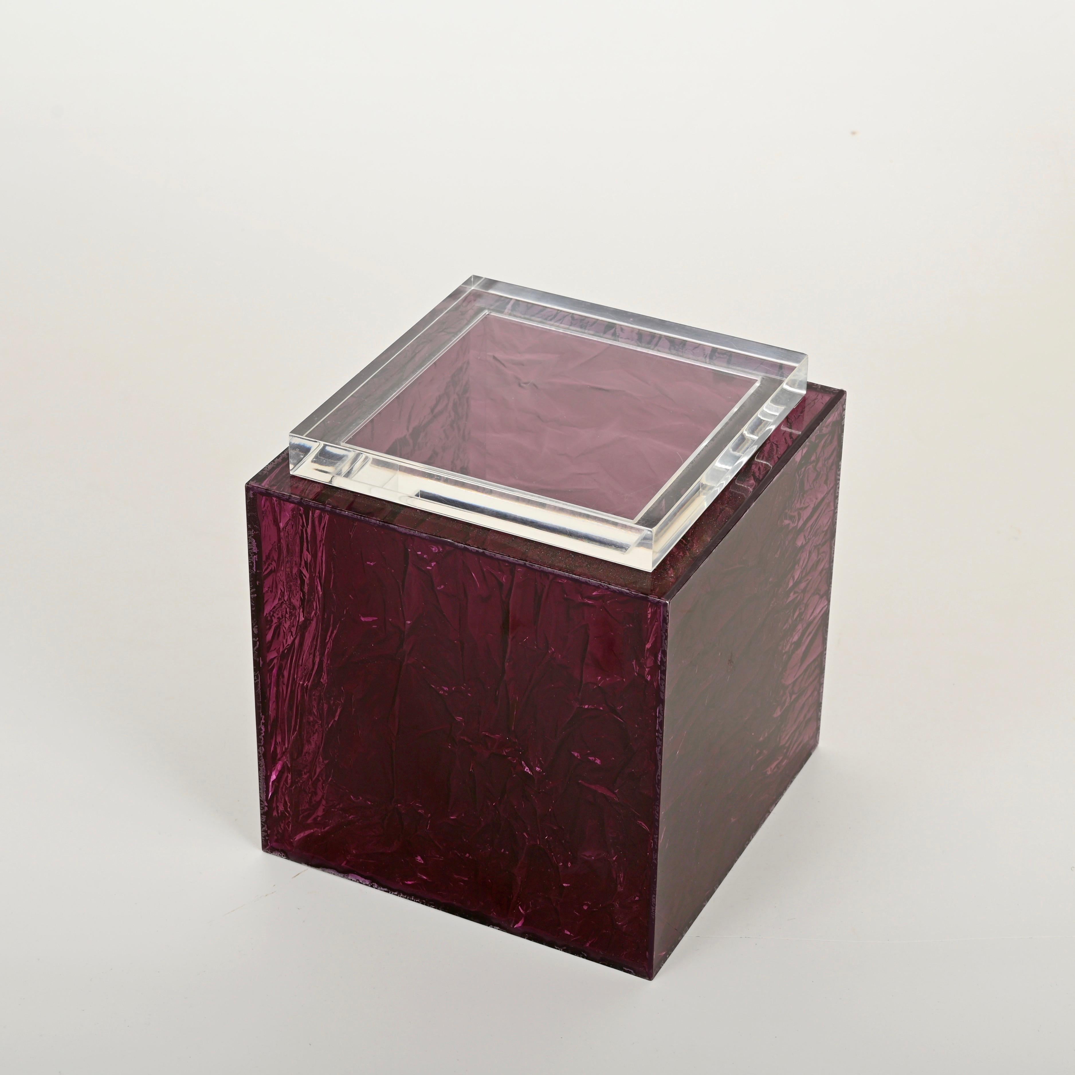 Acrilico Grande secchiello per il ghiaccio in lucite smerigliata viola di Willy Rizzo, Italia, anni '70 in vendita
