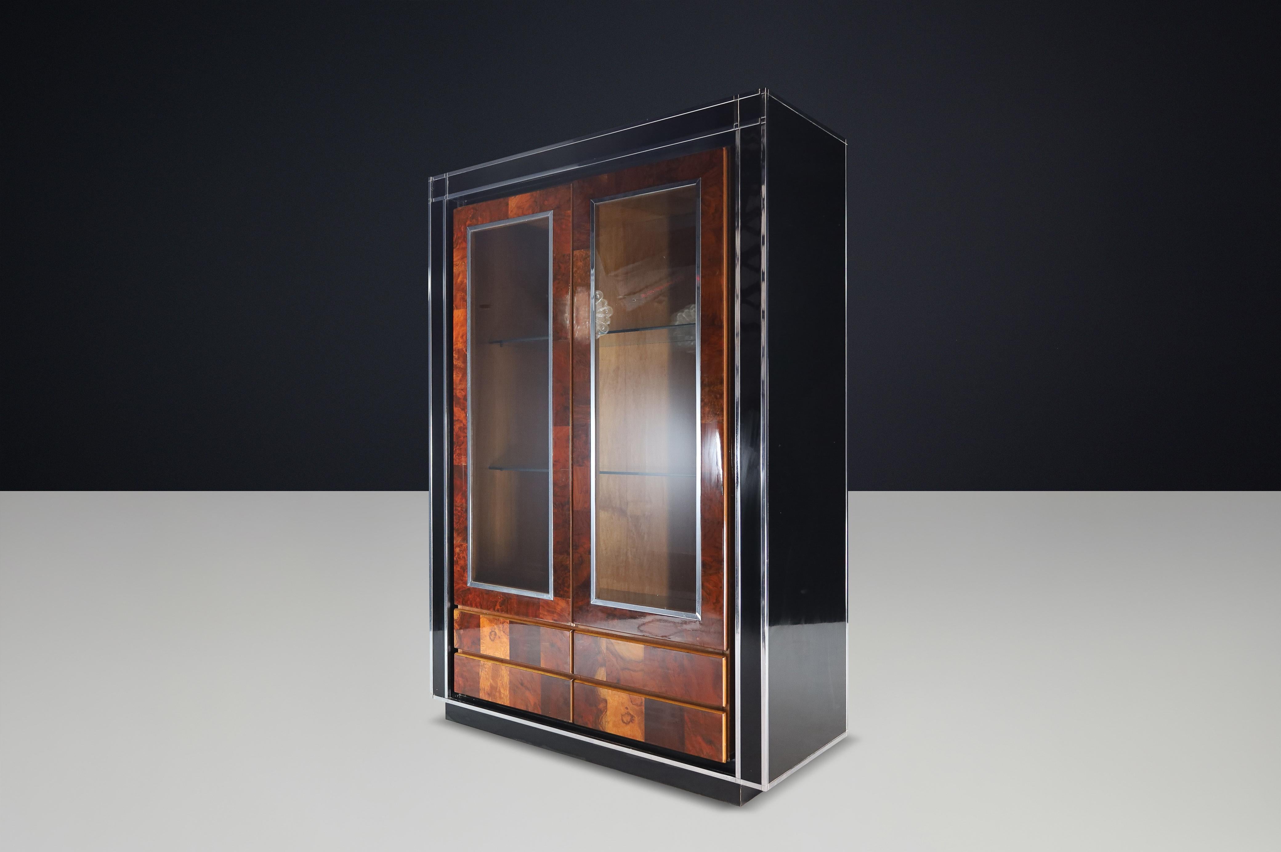 Willy Rizzo Vitrina con puertas de cristal de madera de secuoya y laca negra 1970 Moderno de mediados de siglo en venta